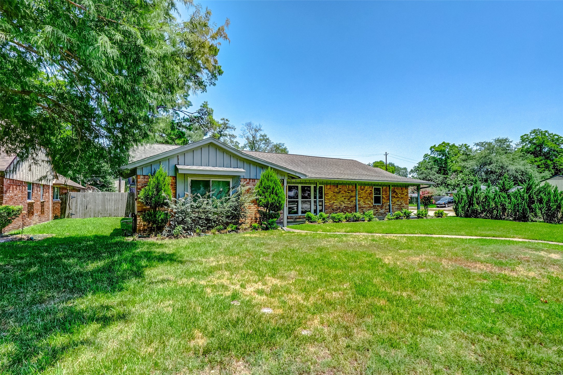 1202 Shadeland Drive Property Photo 1