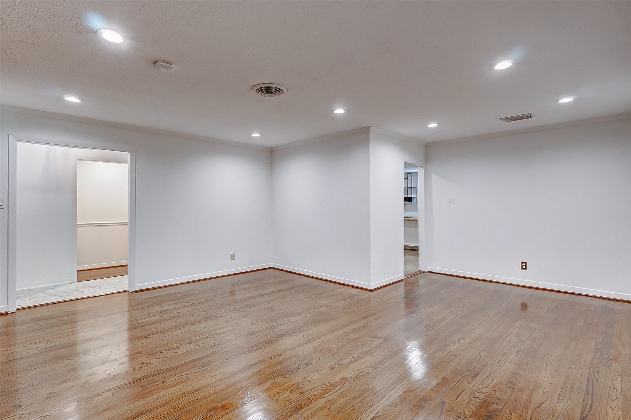 1202 Shadeland Drive Property Photo 11