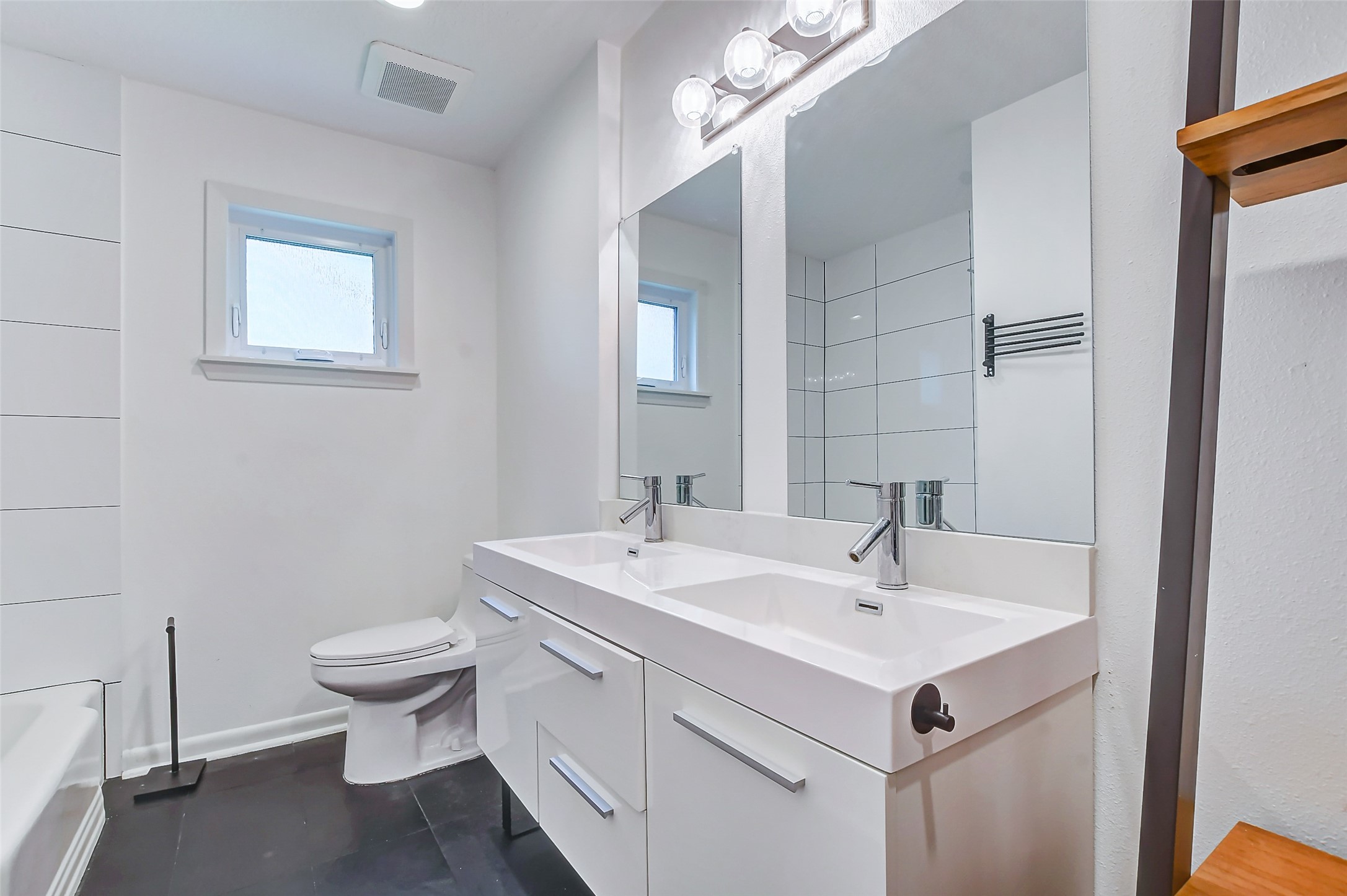 1202 Shadeland Drive Property Photo 14