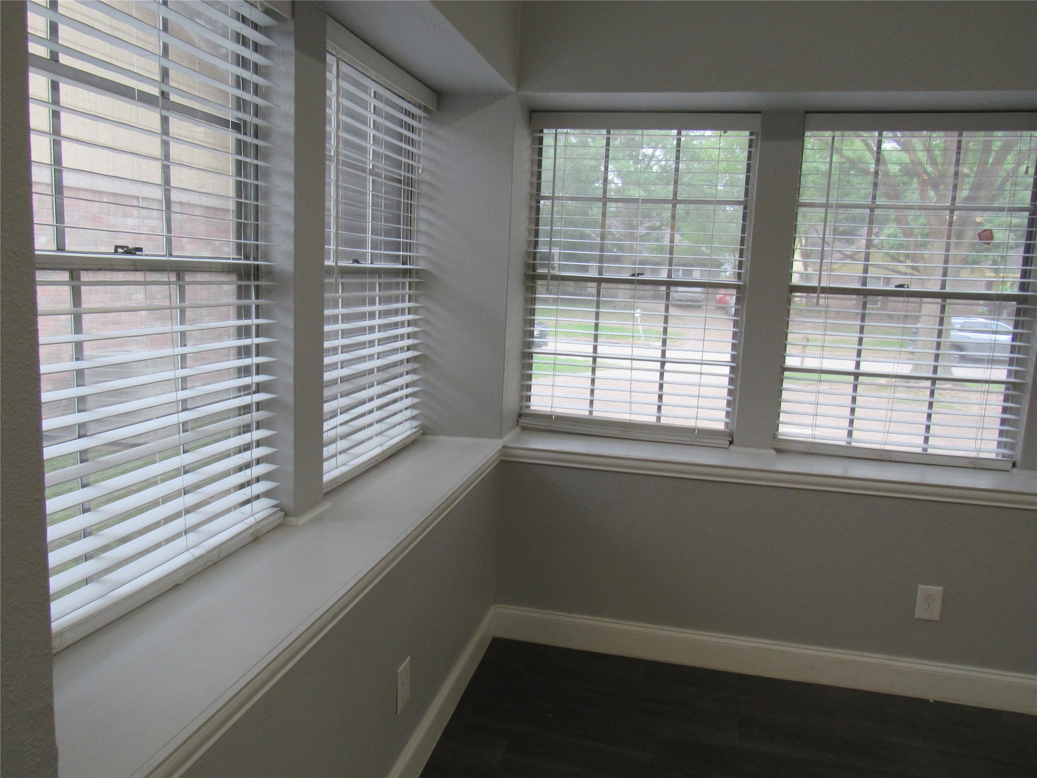 22710 Leedstown Lane Property Photo 6