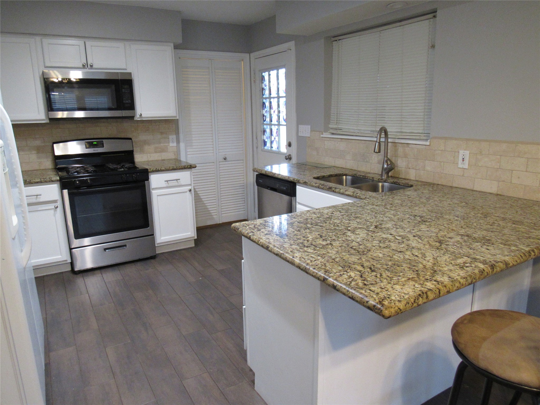 22710 Leedstown Lane Property Photo 12