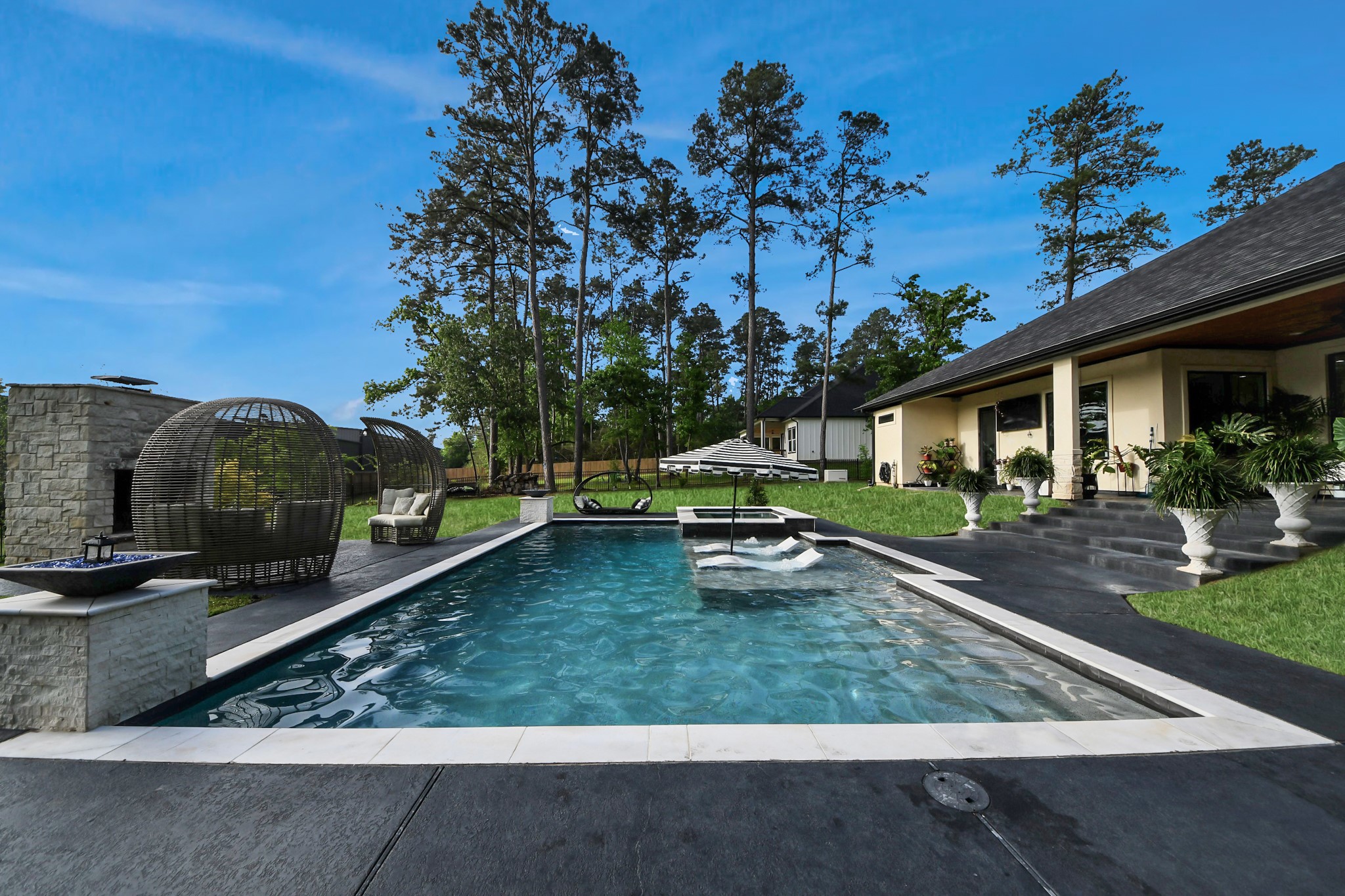 40802 Rolling Forest Drive Property Photo 3