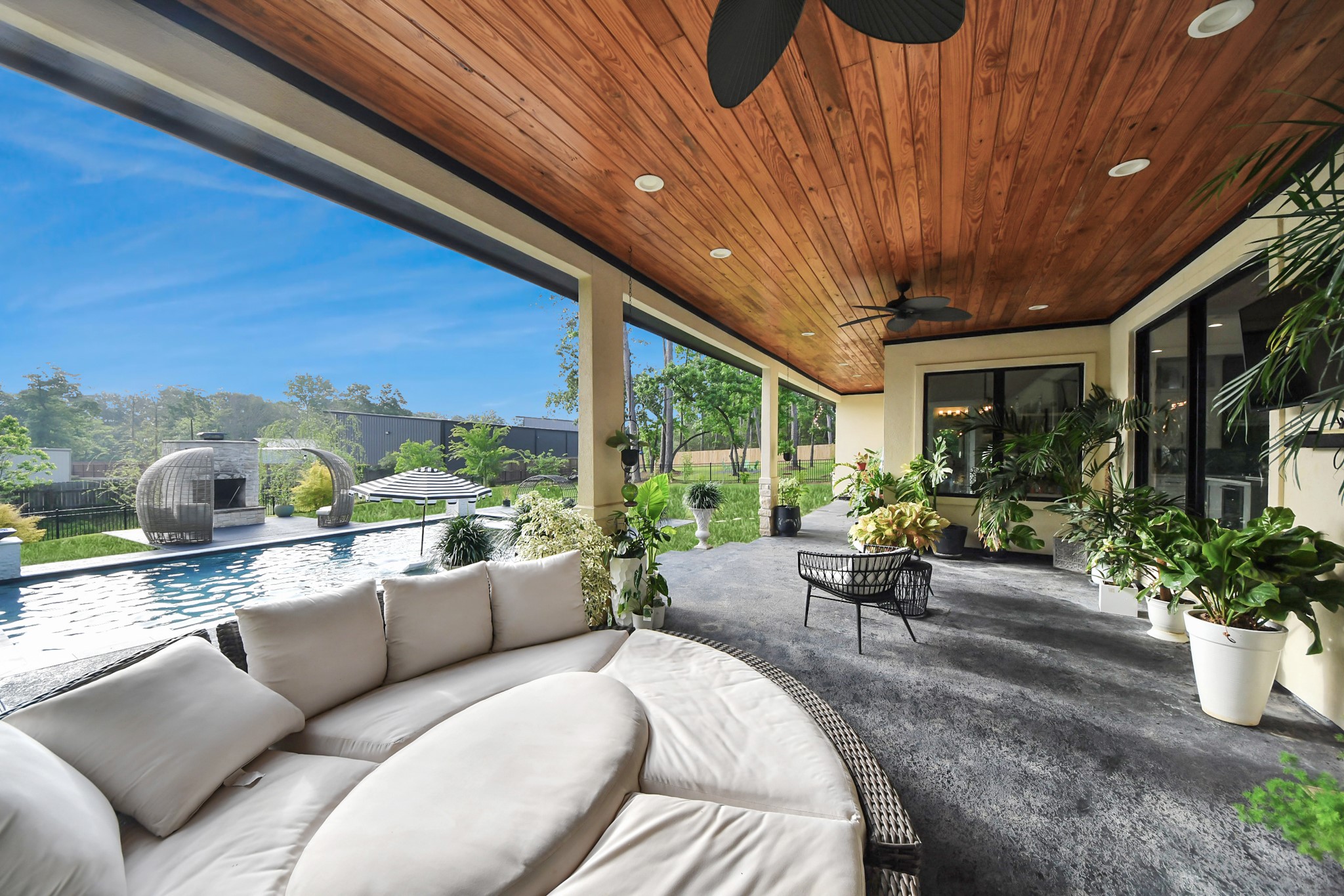 40802 Rolling Forest Drive Property Photo 9