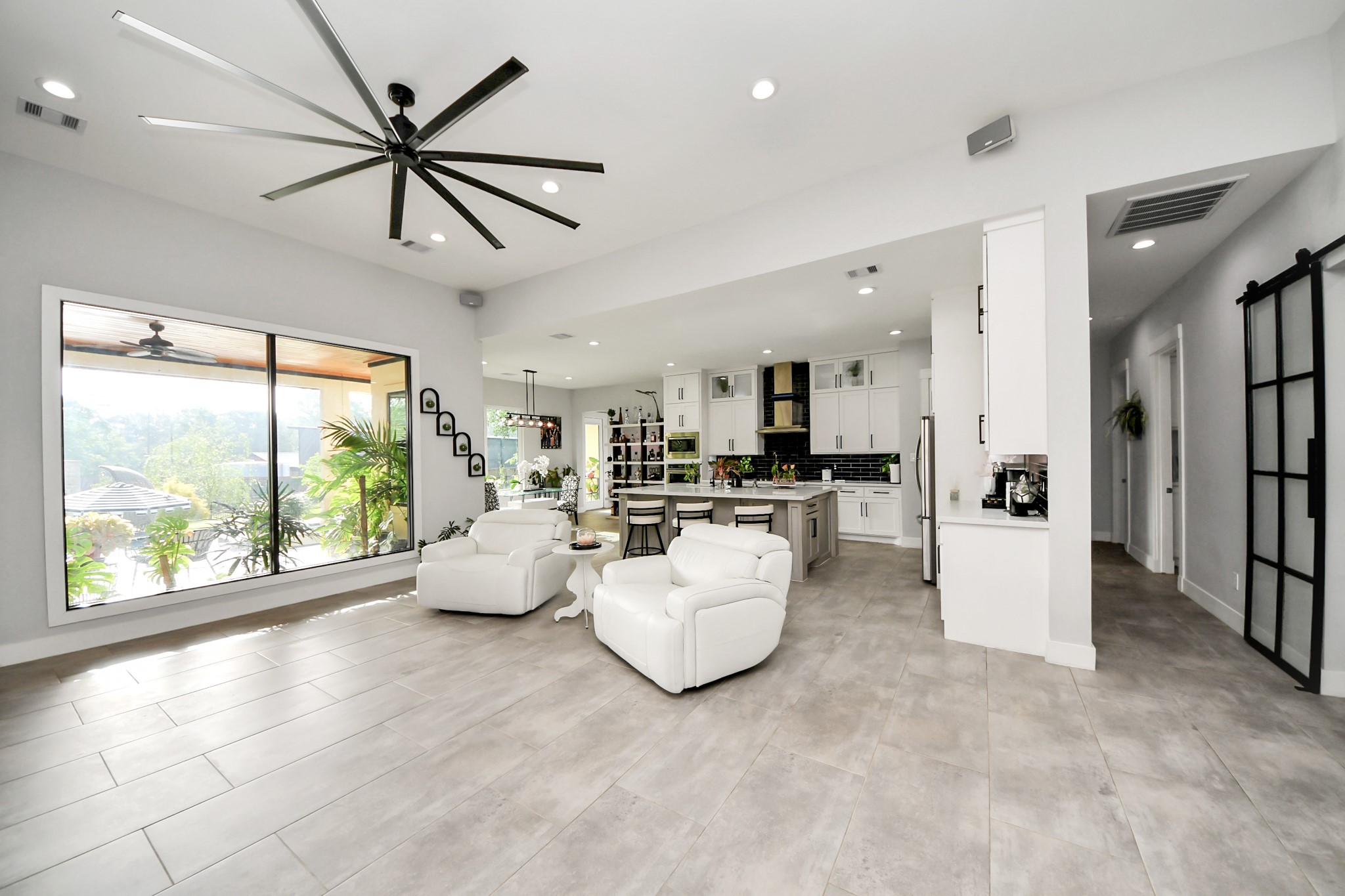 40802 Rolling Forest Drive Property Photo 12