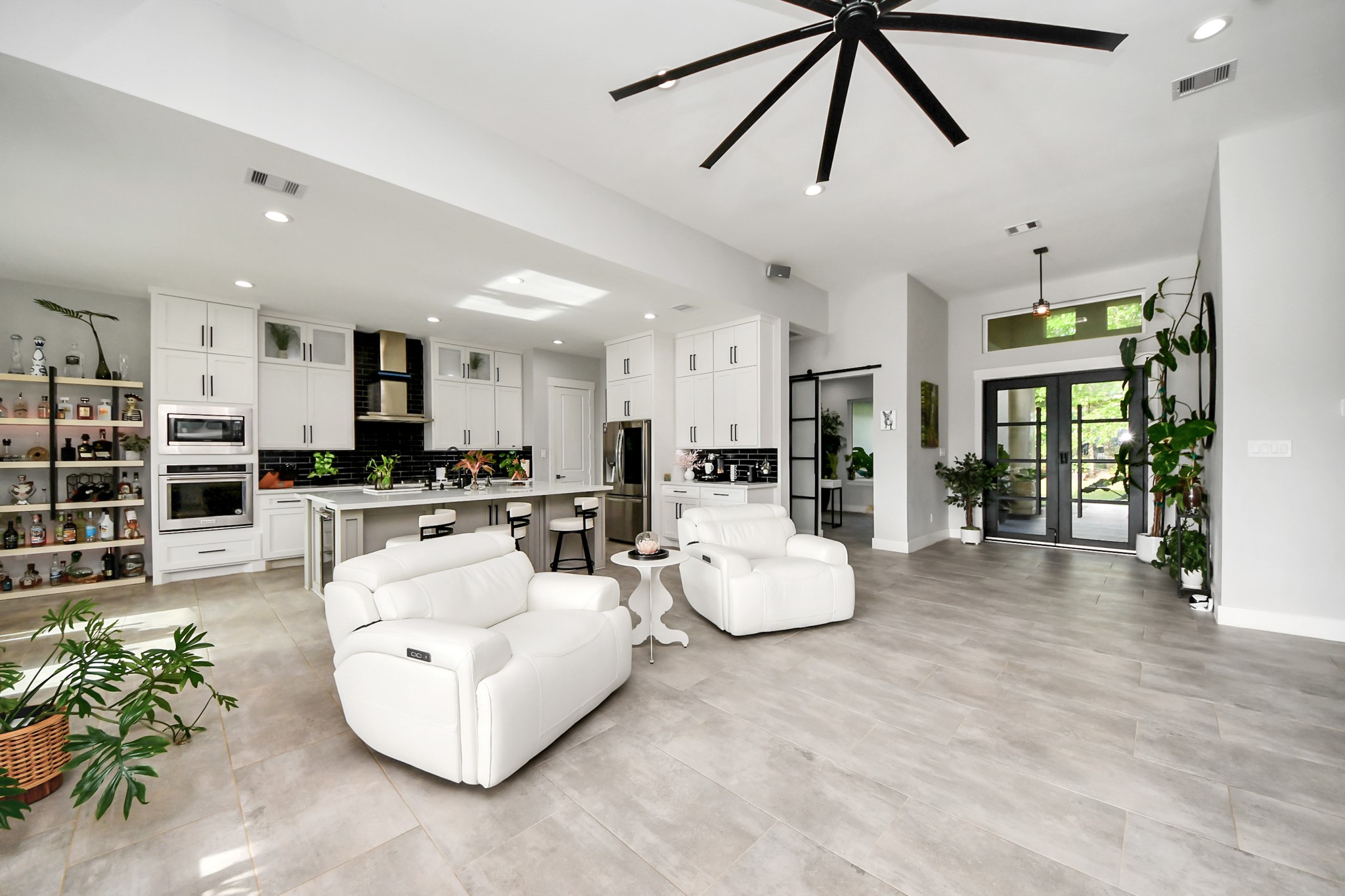 40802 Rolling Forest Drive Property Photo 13
