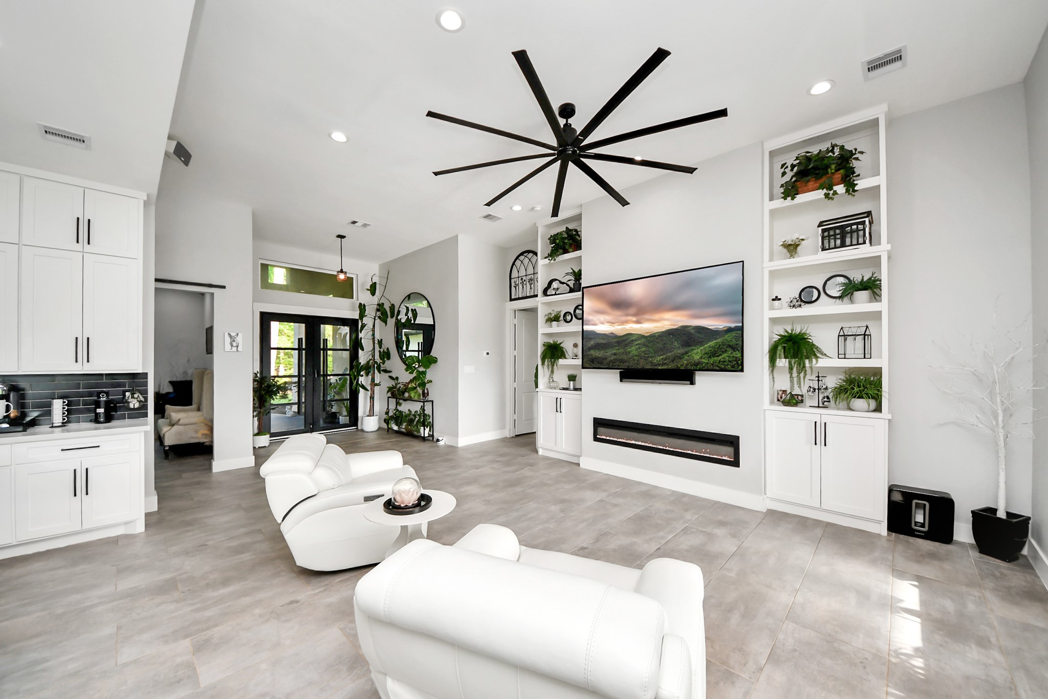 40802 Rolling Forest Drive Property Photo 14