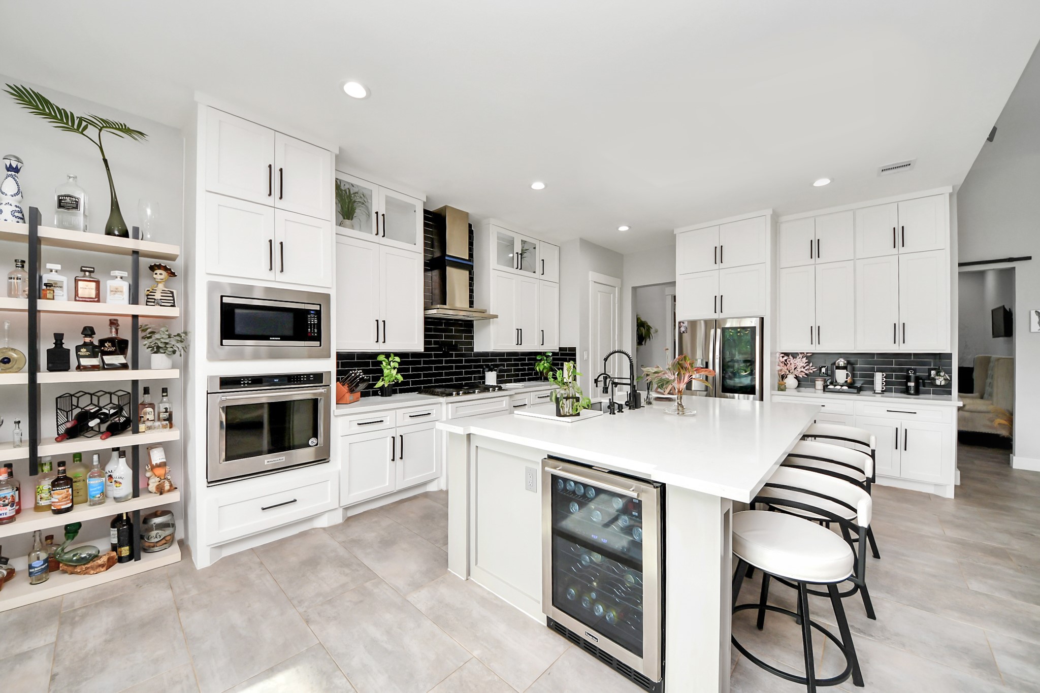 40802 Rolling Forest Drive Property Photo 16