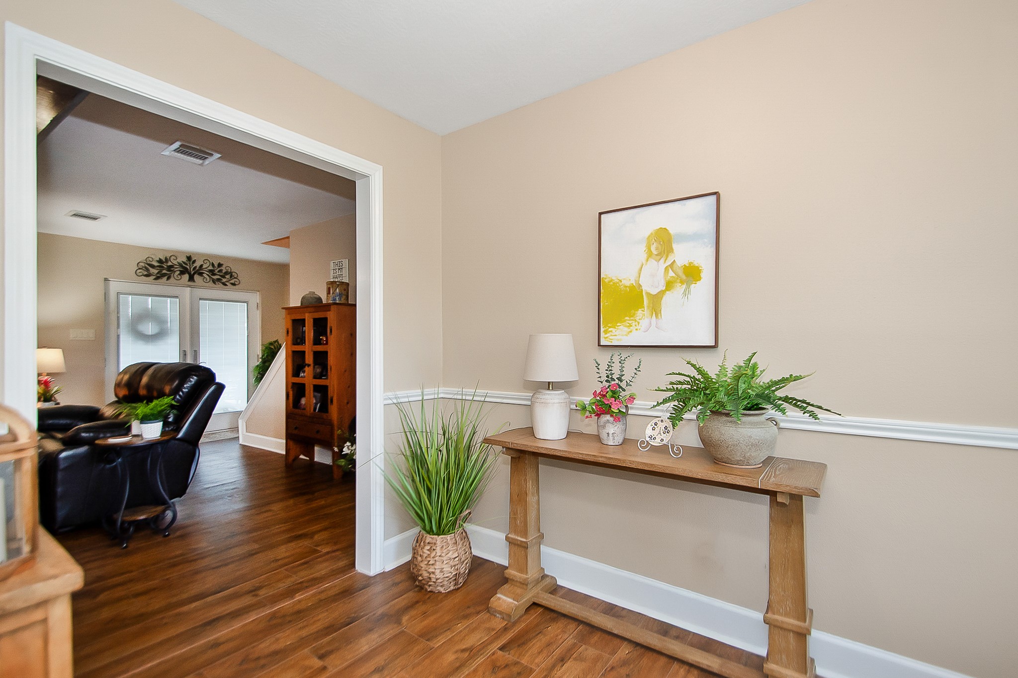 9112 Pilgrim Circle Property Photo 3