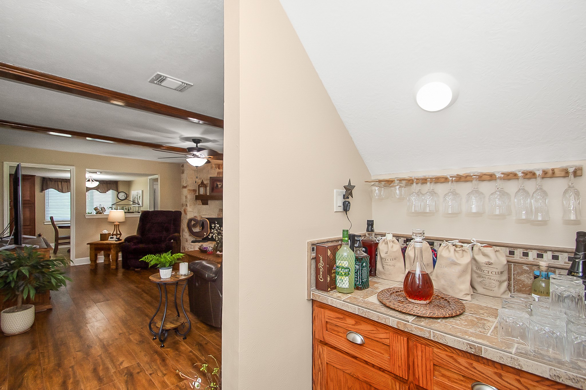 9112 Pilgrim Circle Property Photo 6