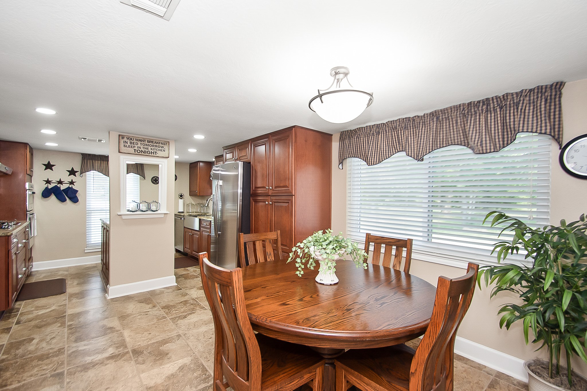 9112 Pilgrim Circle Property Photo 9