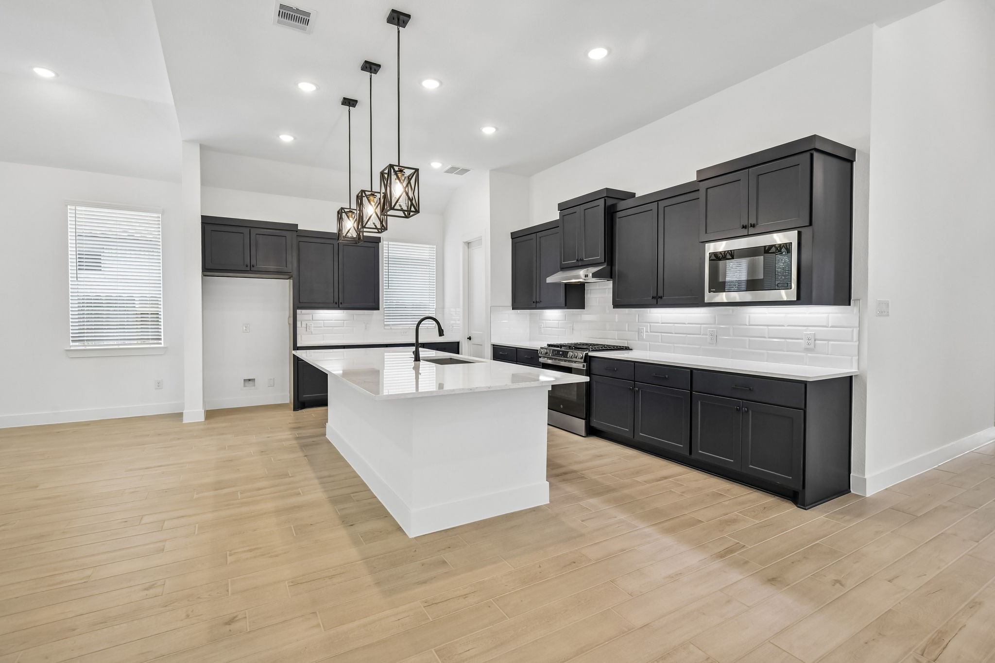 18075 Brennie Bird Lane Property Photo 3
