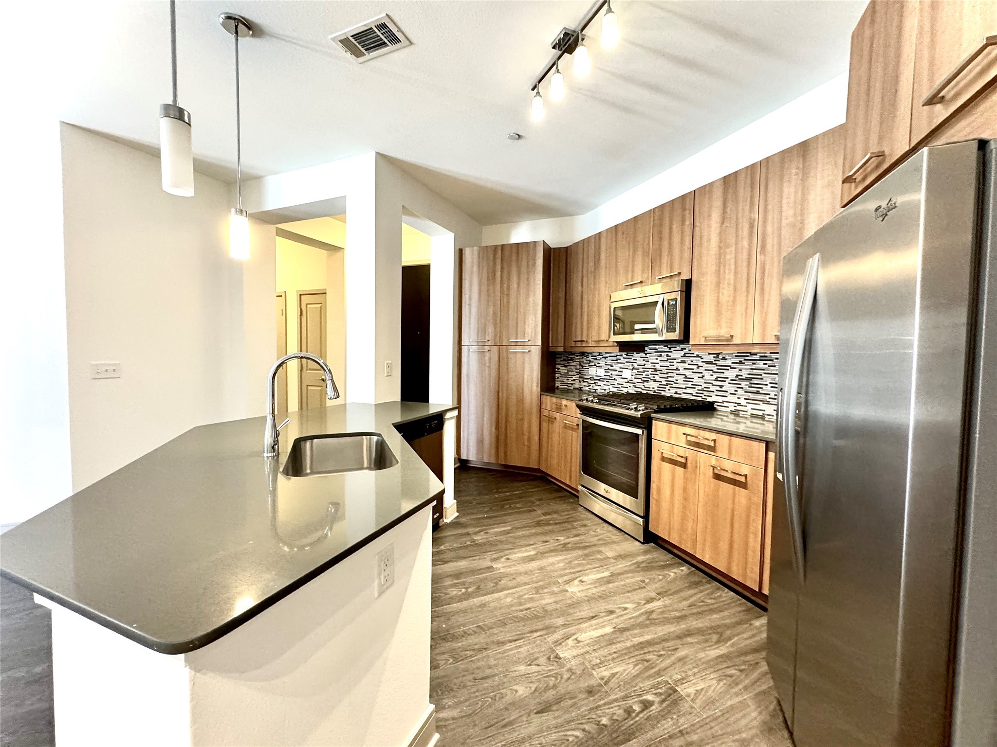 2111 Westheimer St Road 1307 Property Photo 2