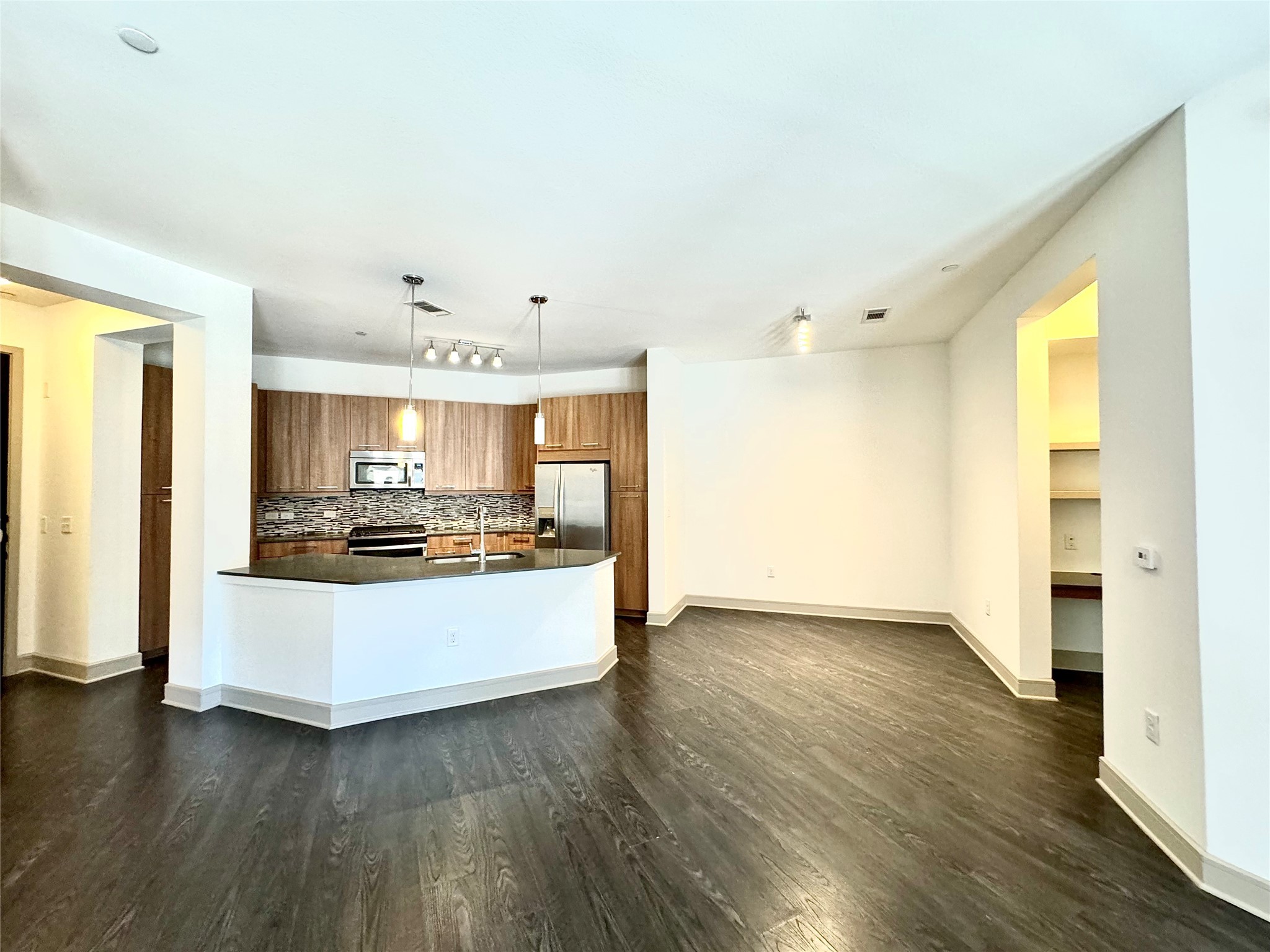 2111 Westheimer St Road 1307 Property Photo 6