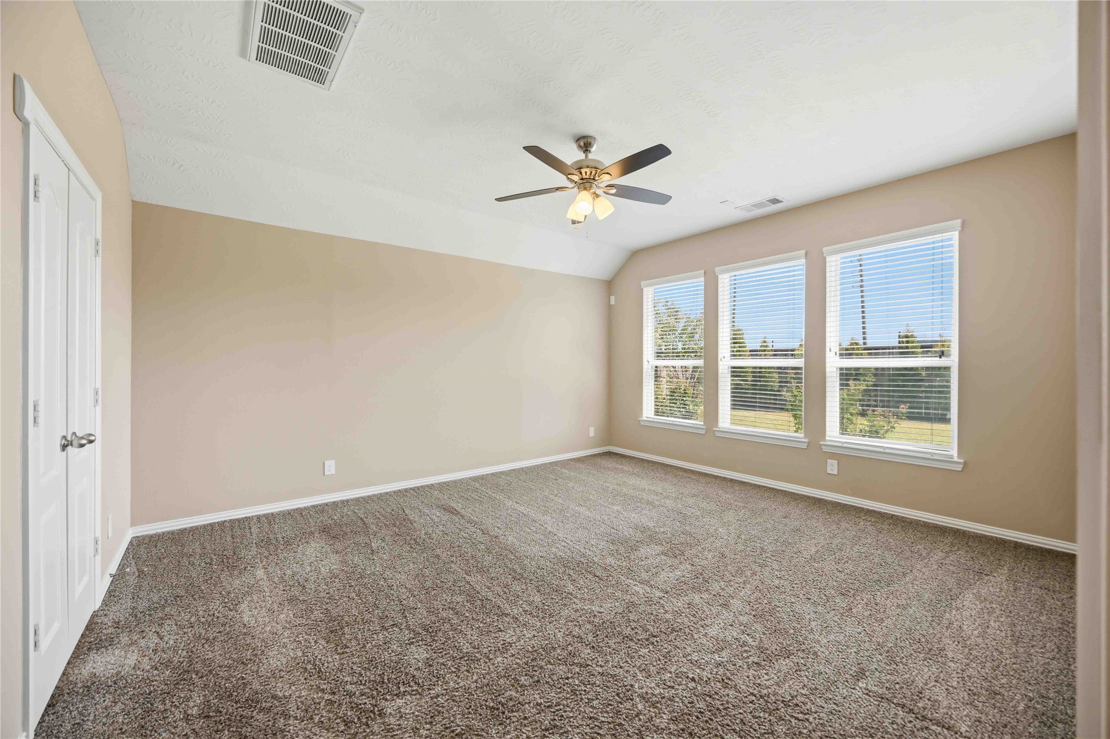 31907 Steven Springs Dr Property Photo 10