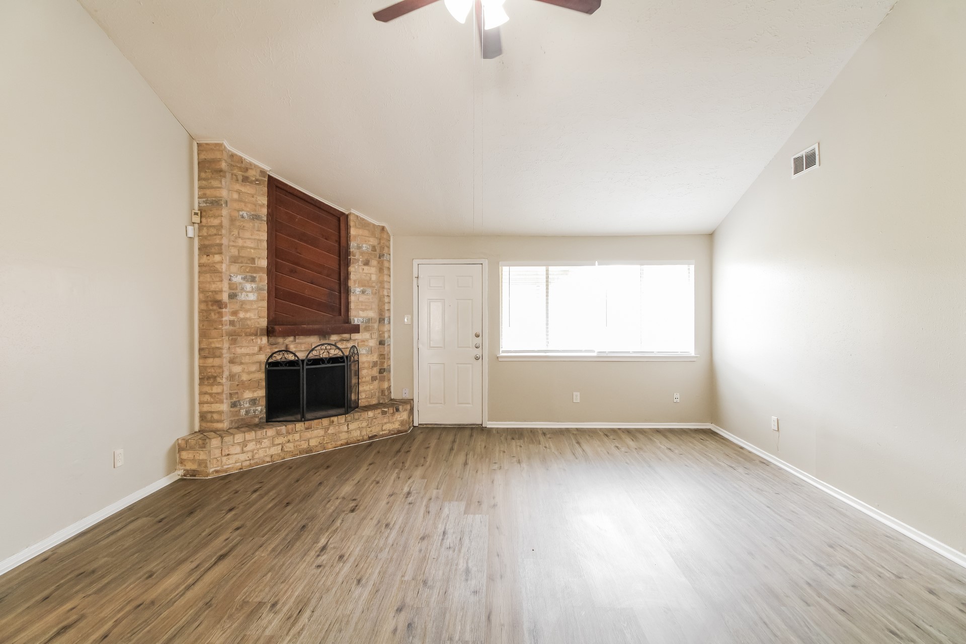 17110 Quail Park Drive Property Photo 4