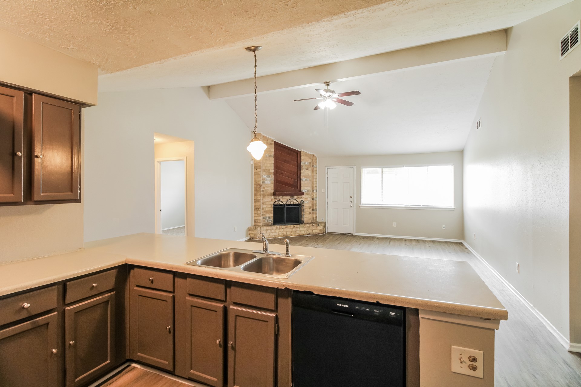 17110 Quail Park Drive Property Photo 5