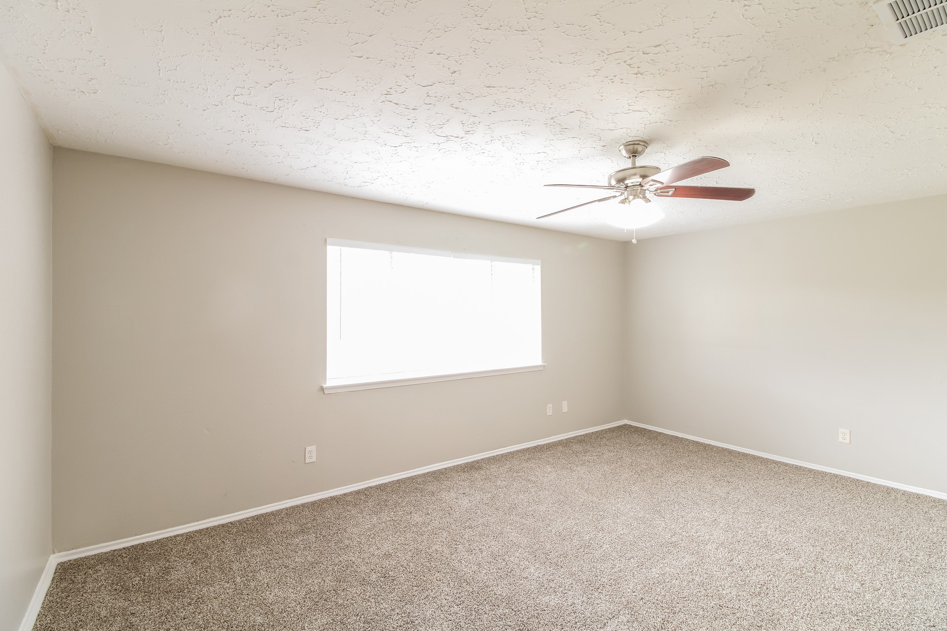 17110 Quail Park Drive Property Photo 7