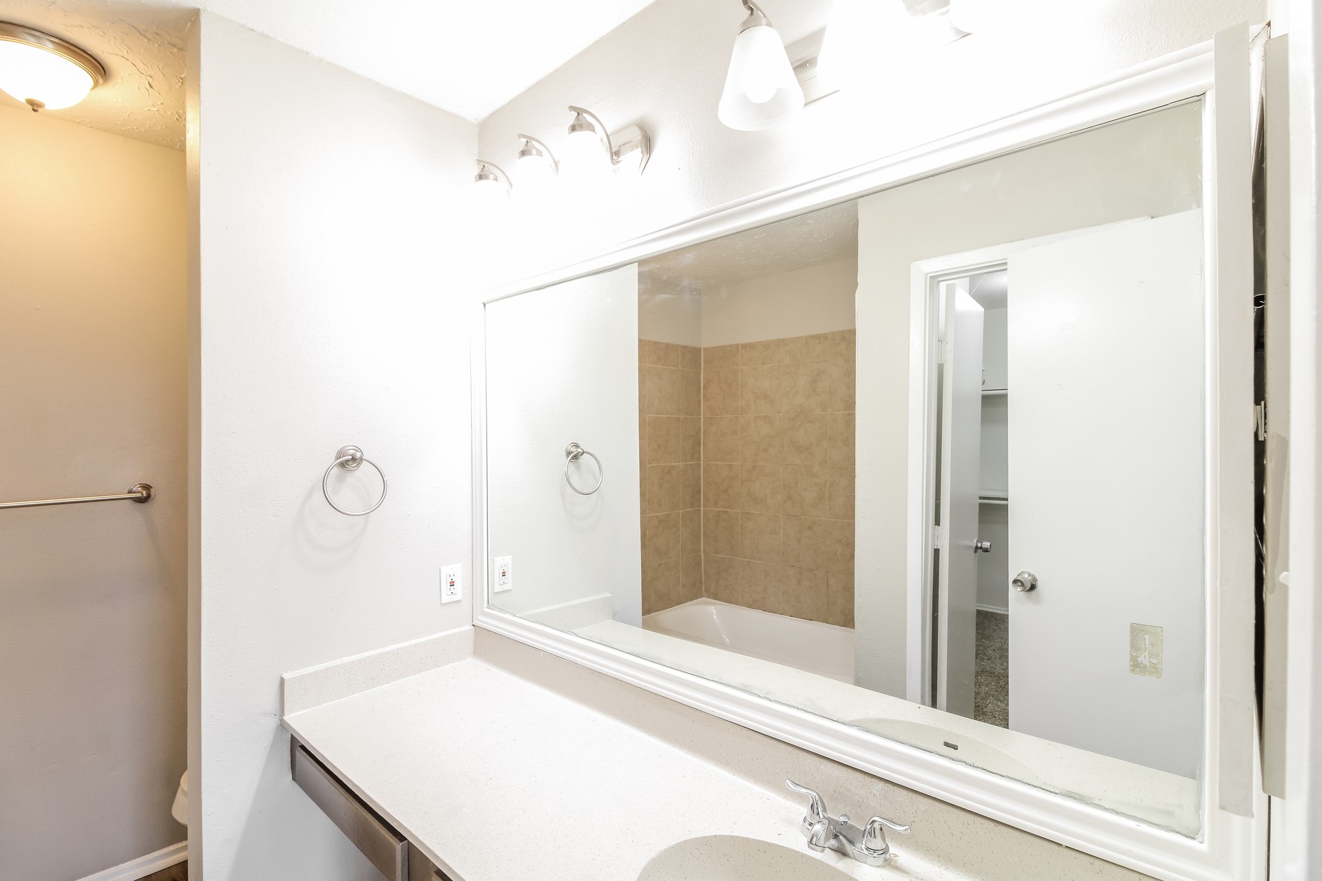 17110 Quail Park Drive Property Photo 12