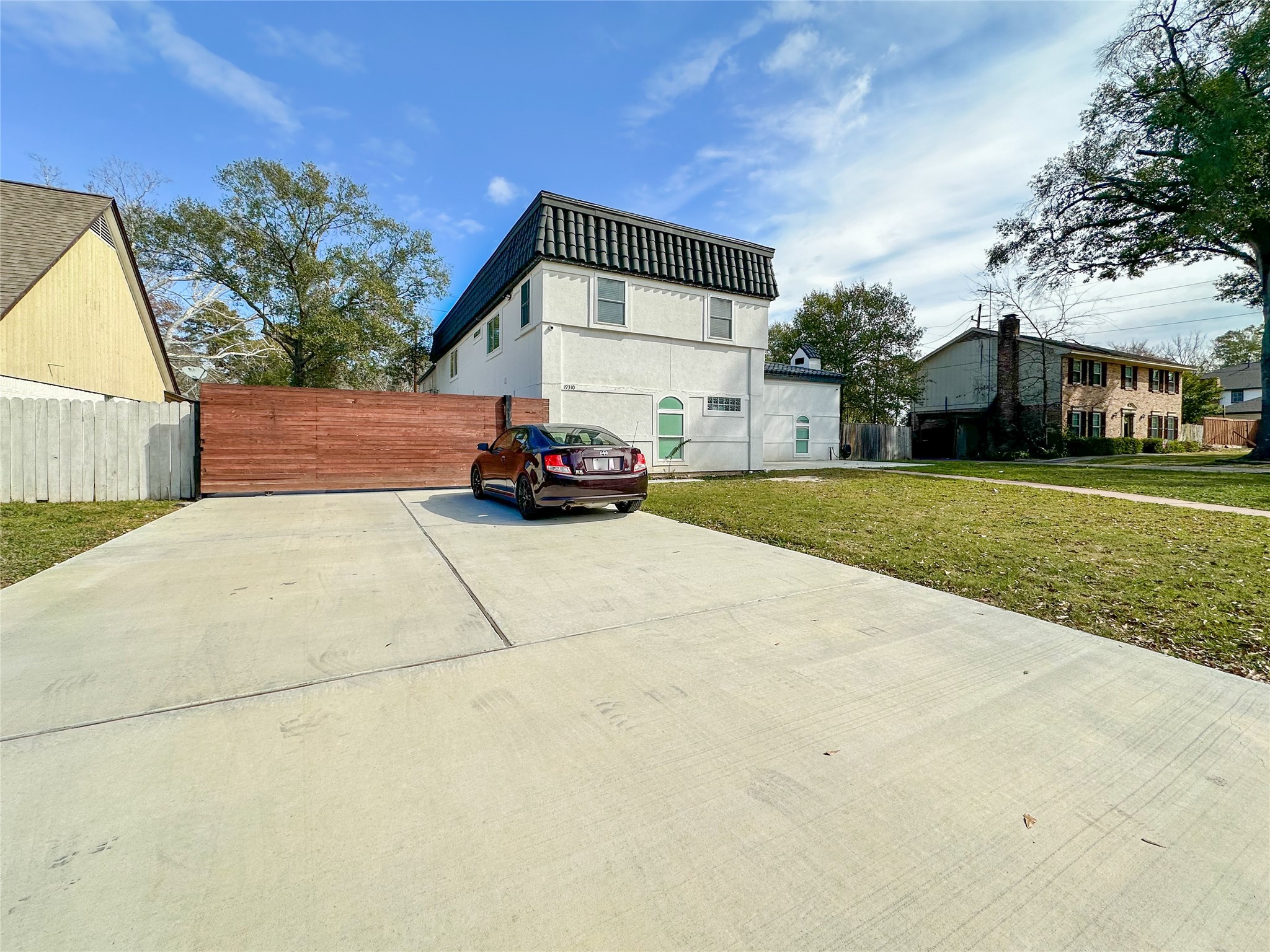 19310 Enchanted Oaks Dr Property Photo 2