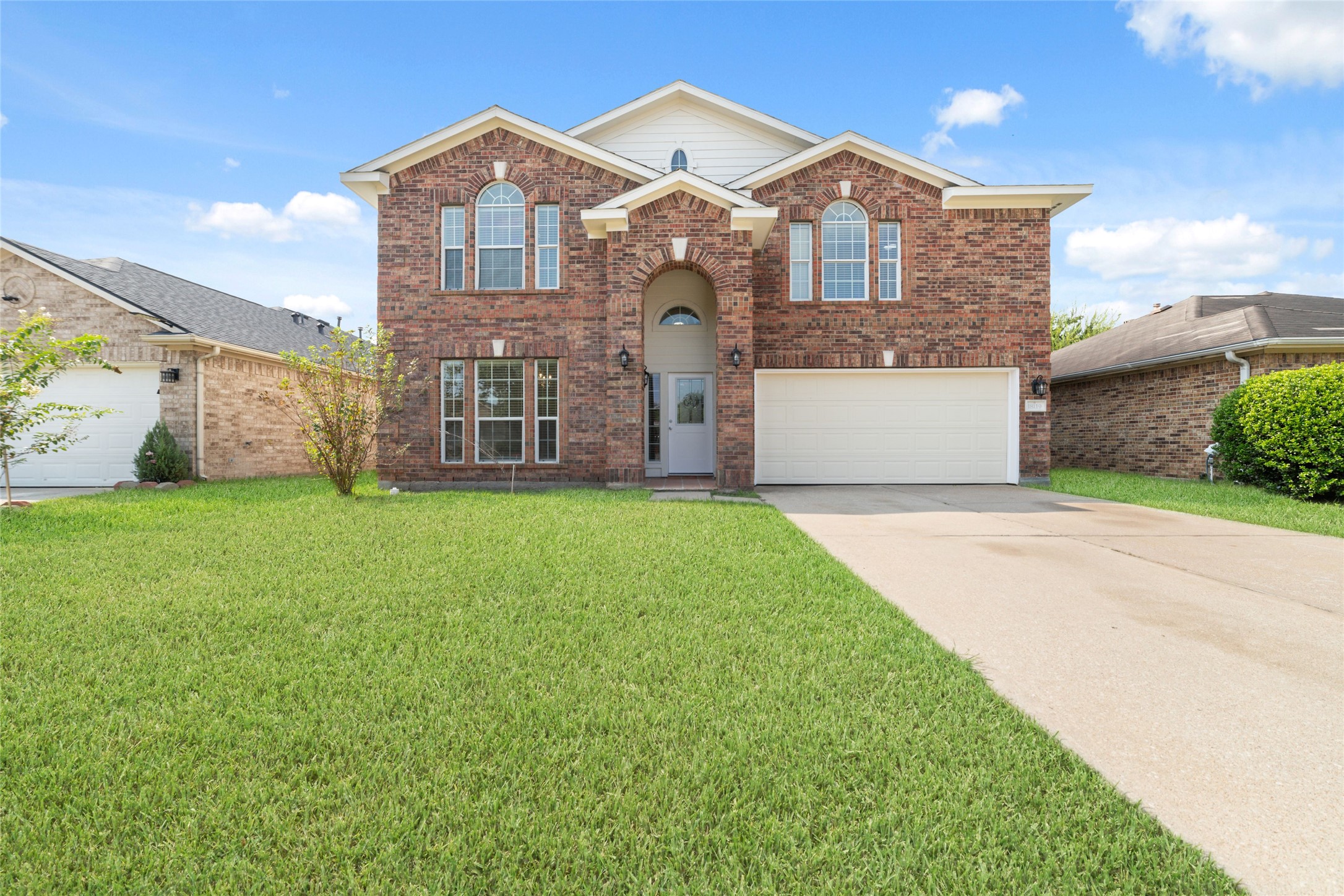 18119 Emerybrook Court Property Photo 2
