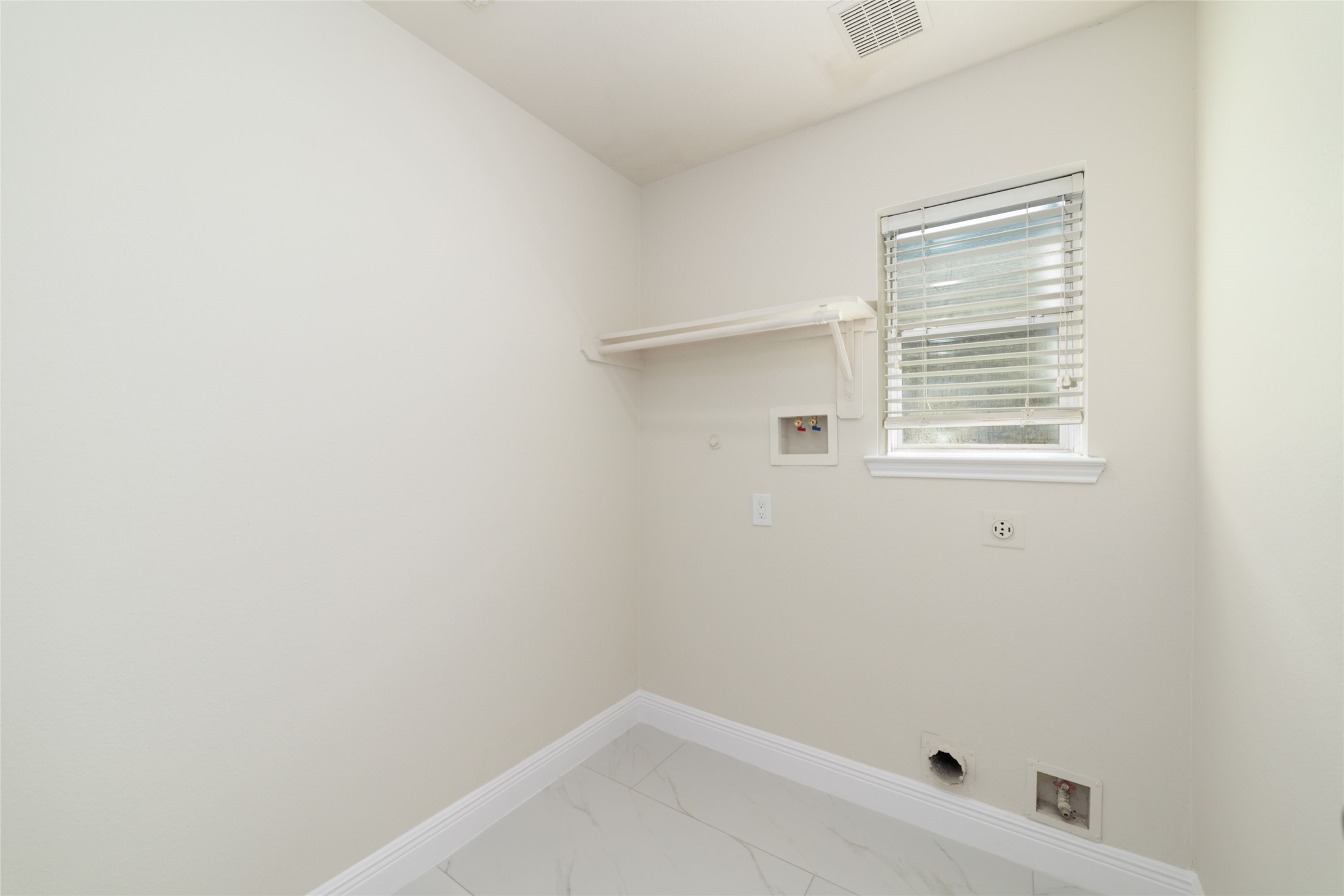 18119 Emerybrook Court Property Photo 8
