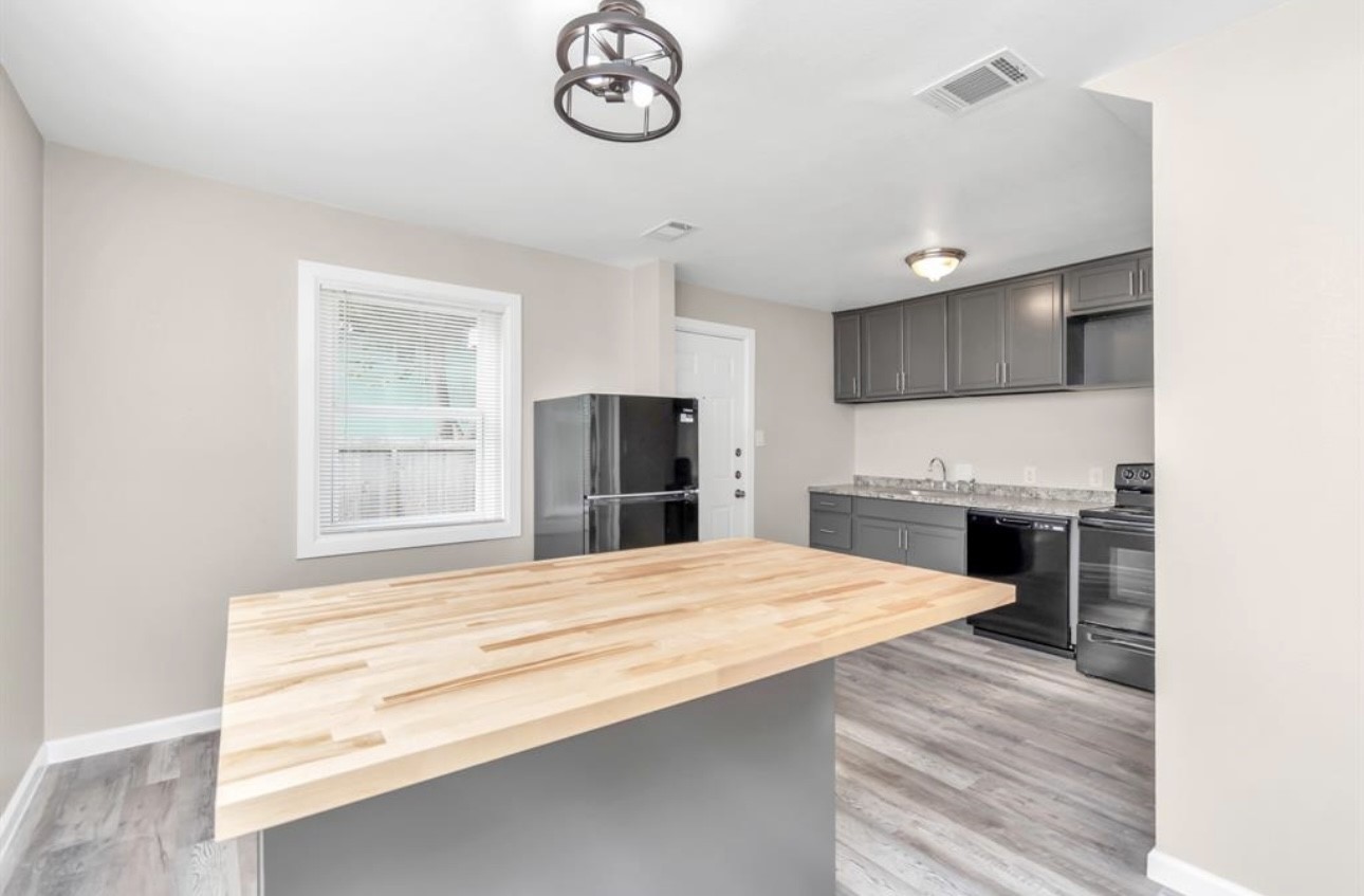 3404 Blodgett Street Property Photo 11