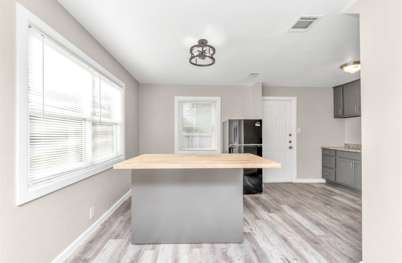 3404 Blodgett Street Property Photo 12