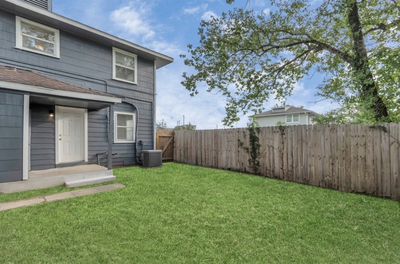 3404 Blodgett Street Property Photo 16