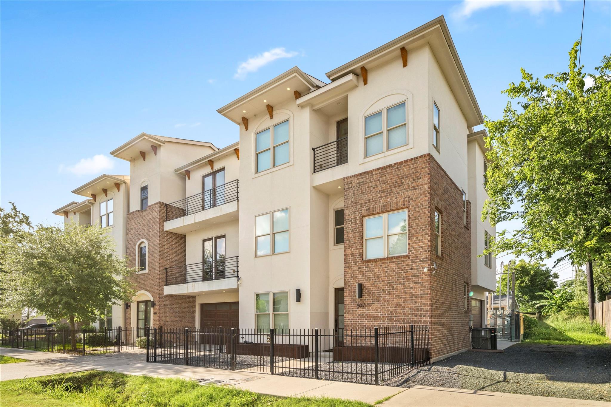 607 Jewett Street, Houston TX 77009 Property Photo 1