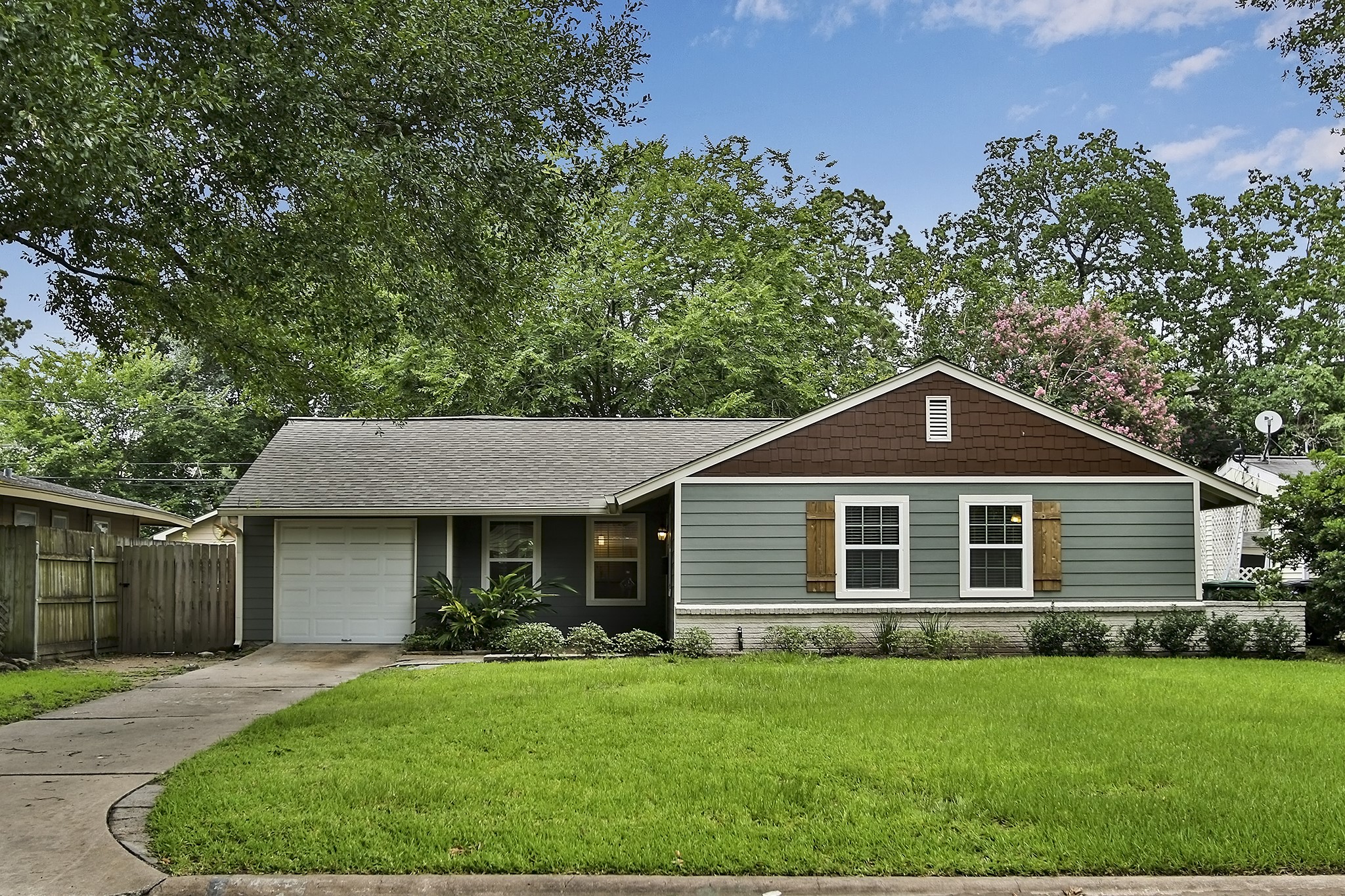 1422 Cheshire Lane Property Photo 1
