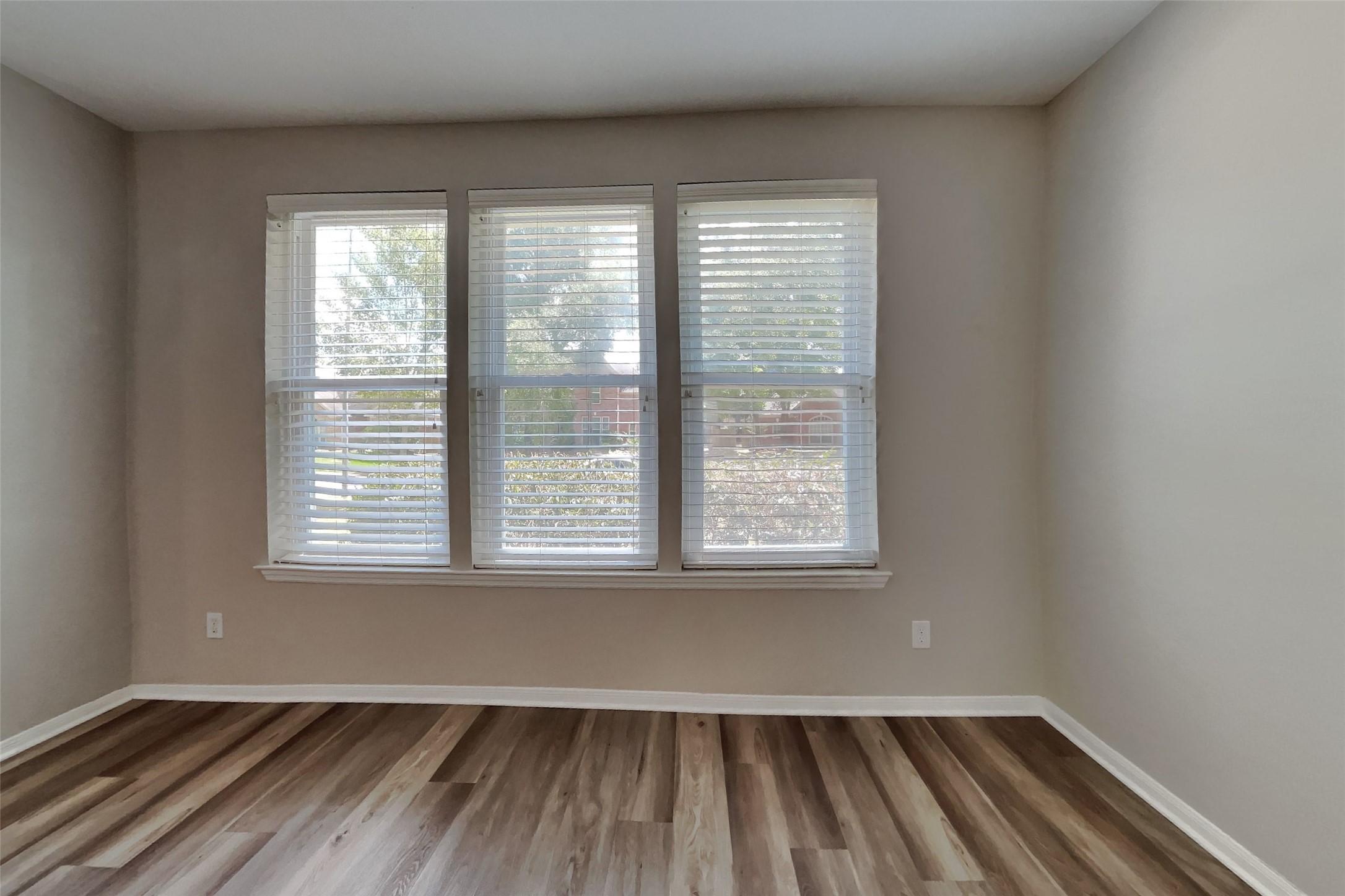 4031 Echo Mountain Drive Property Photo 2