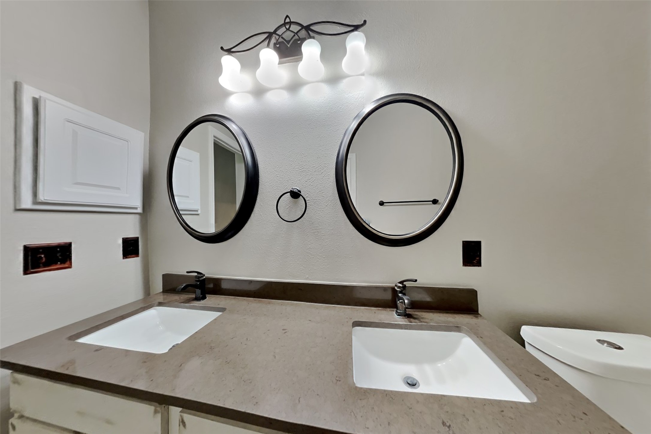 4031 Echo Mountain Drive Property Photo 17