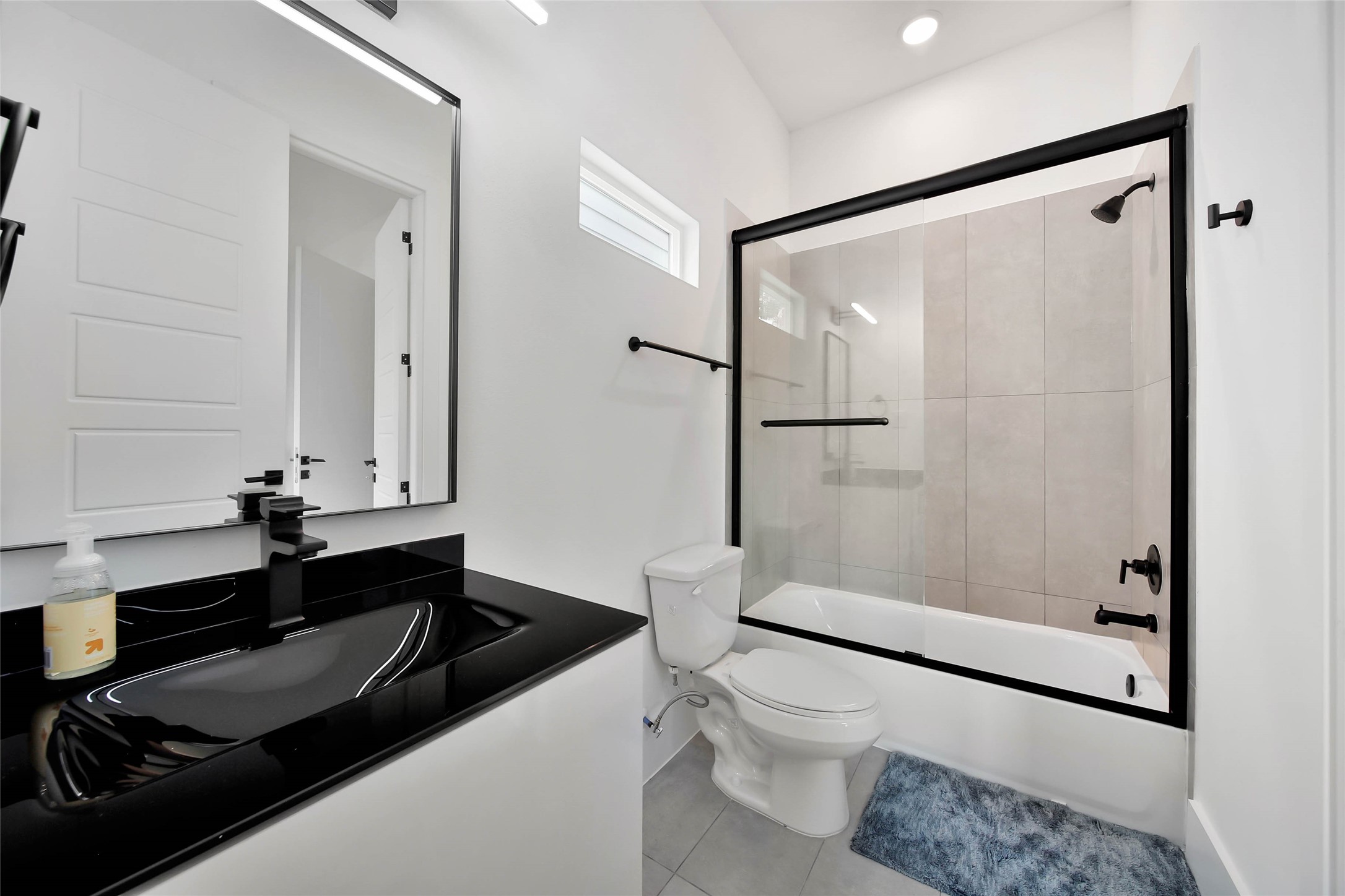 905 Woodcrest Drive C Property Photo 18