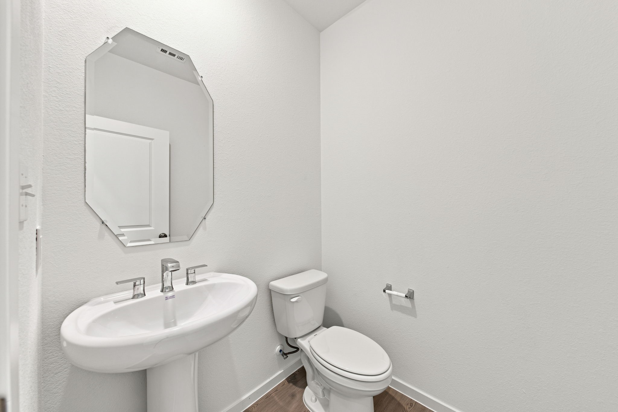 618 Amber Falls Drive Property Photo 10