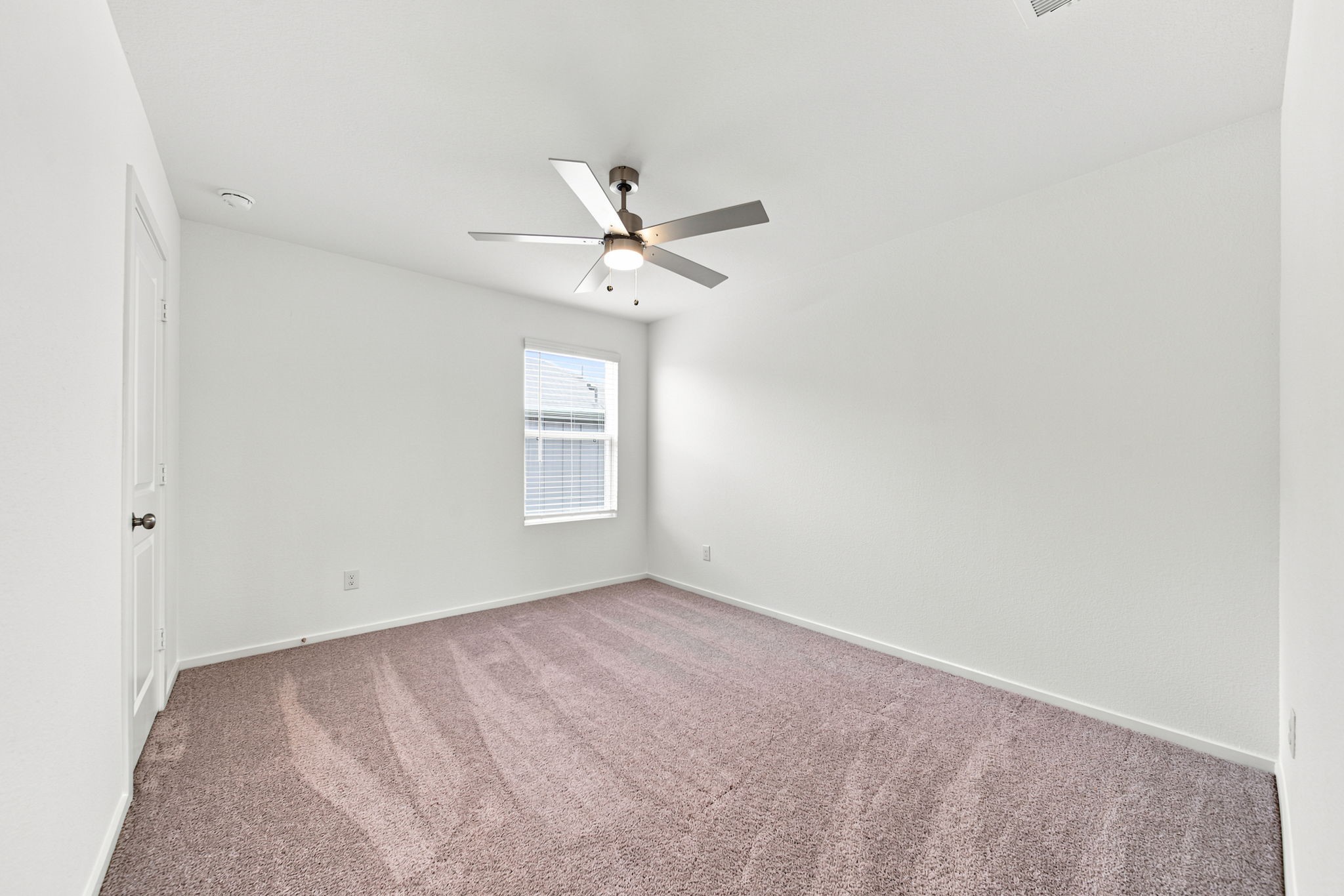 618 Amber Falls Drive Property Photo 15
