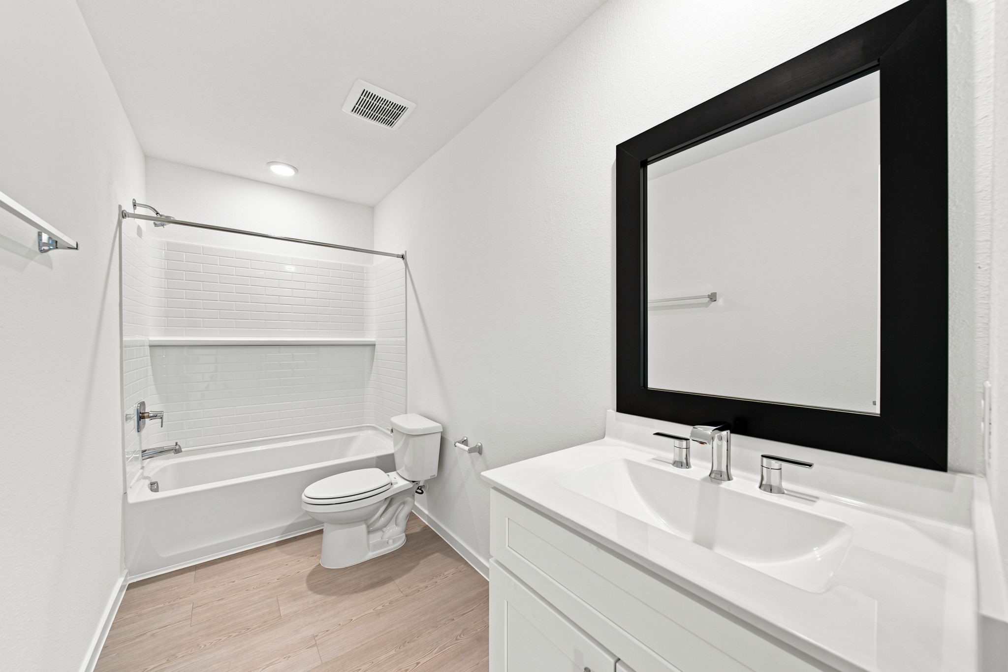 618 Amber Falls Drive Property Photo 16