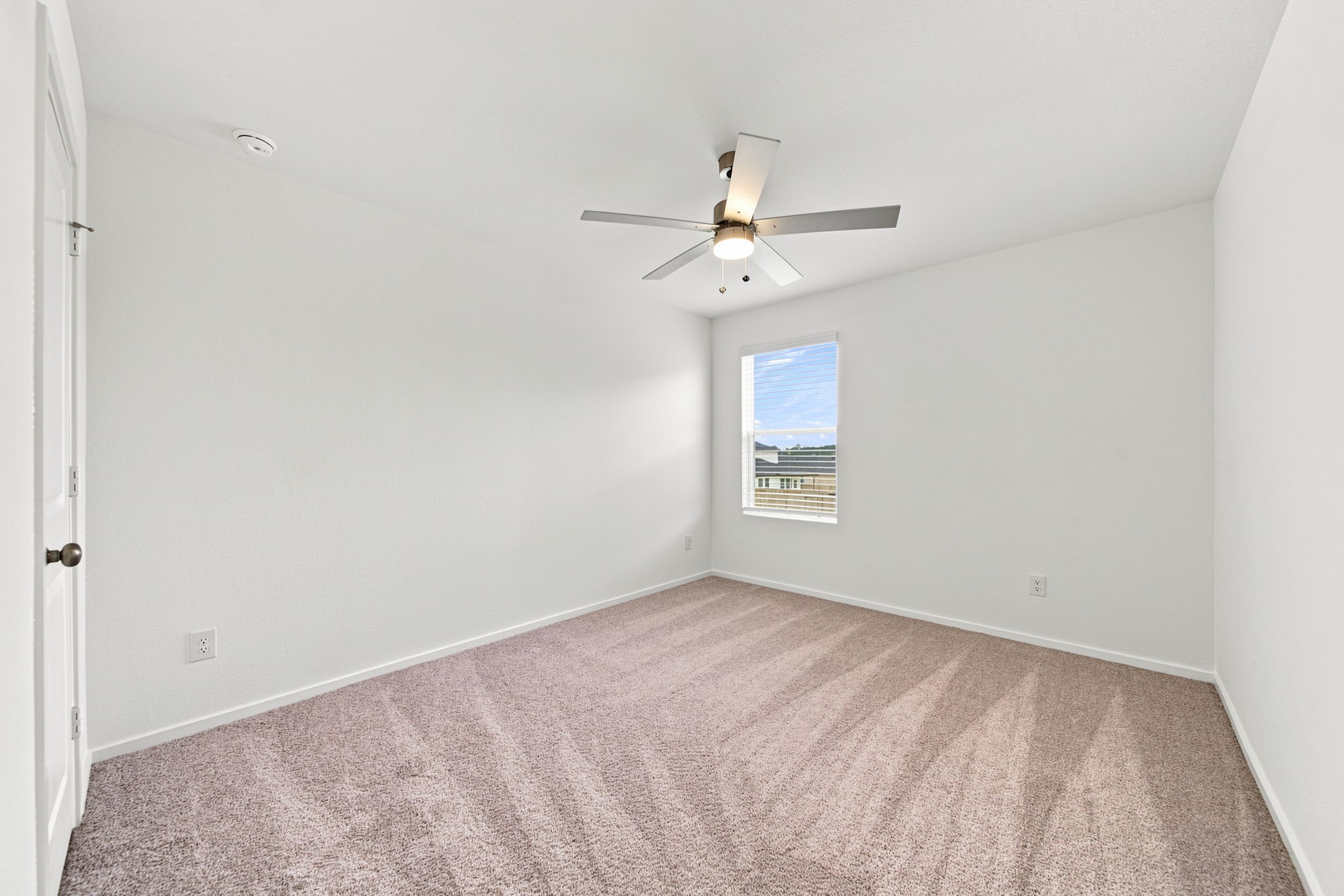 618 Amber Falls Drive Property Photo 18