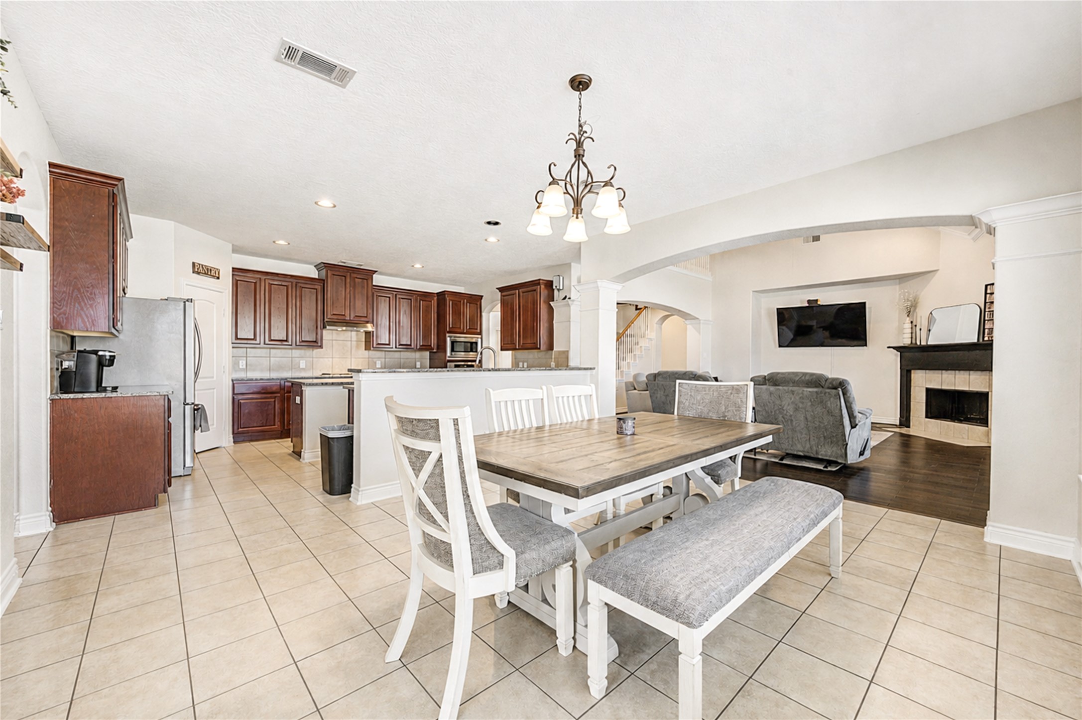 21065 Hereford Way Property Photo 14
