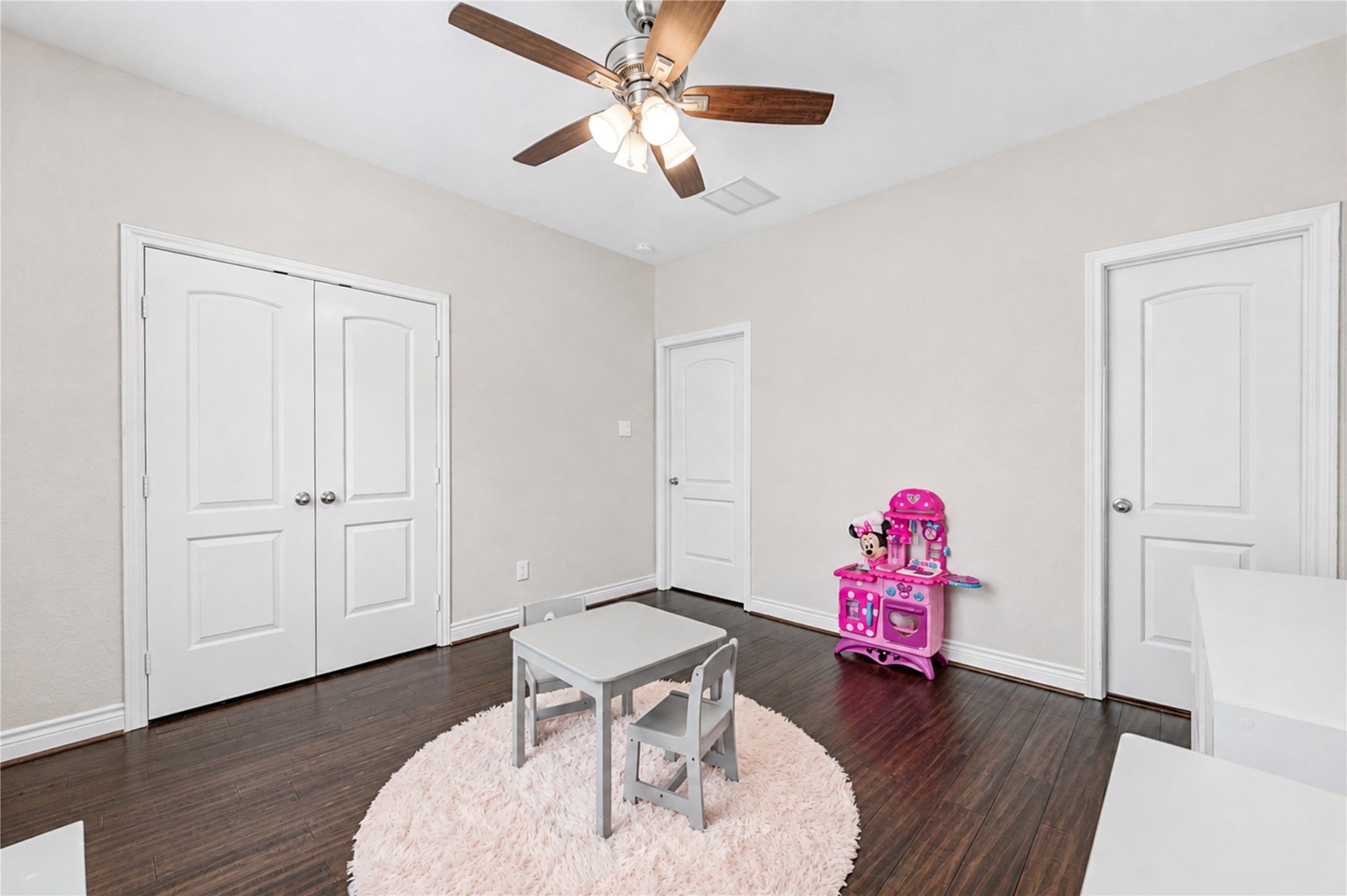 21065 Hereford Way Property Photo 24