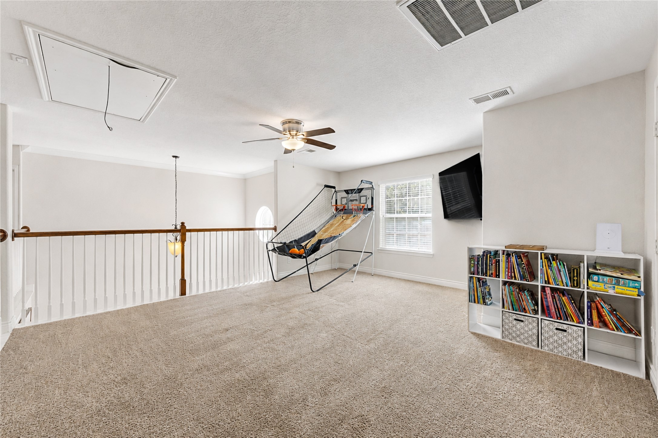 21065 Hereford Way Property Photo 33
