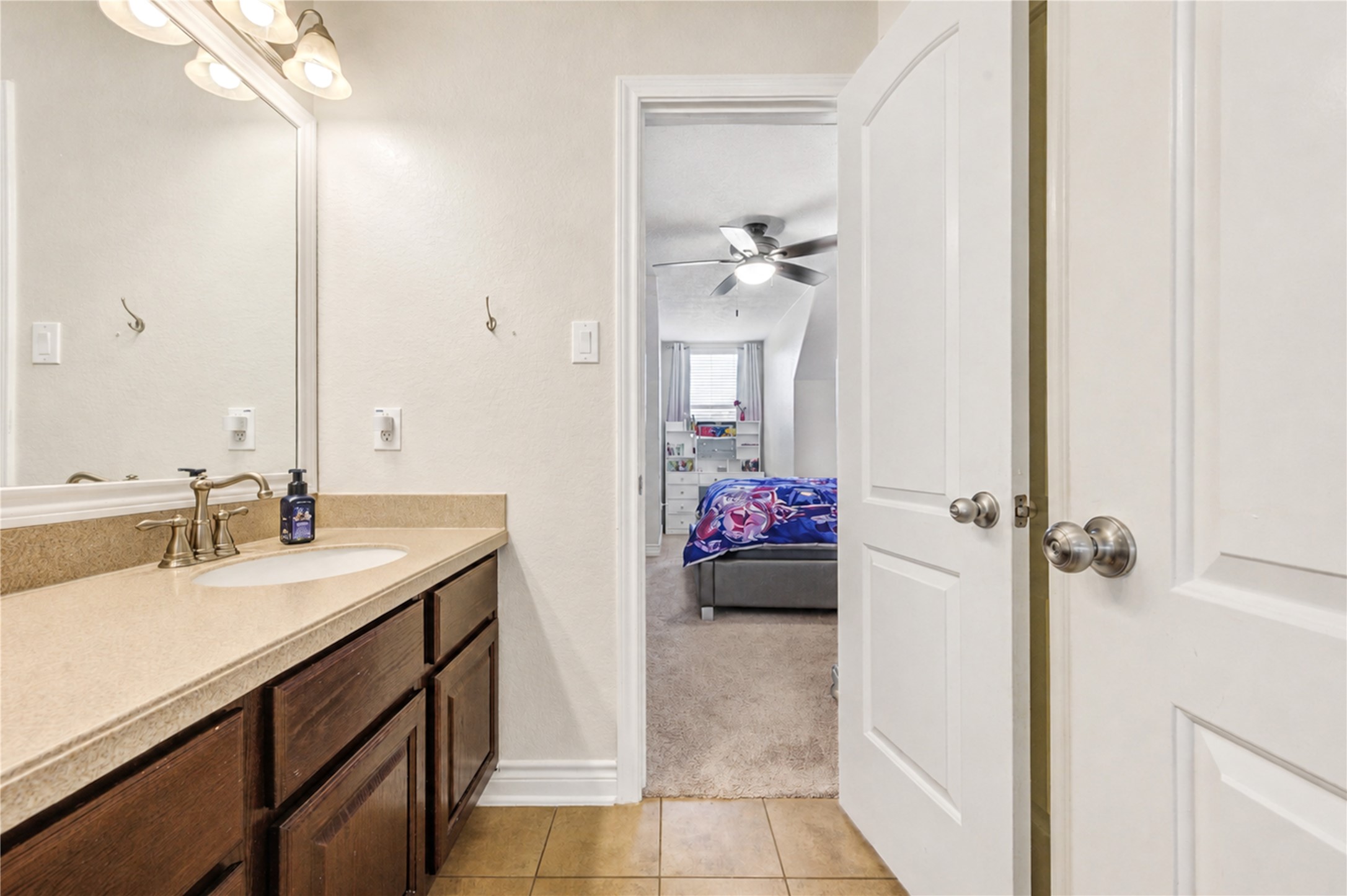 21065 Hereford Way Property Photo 41