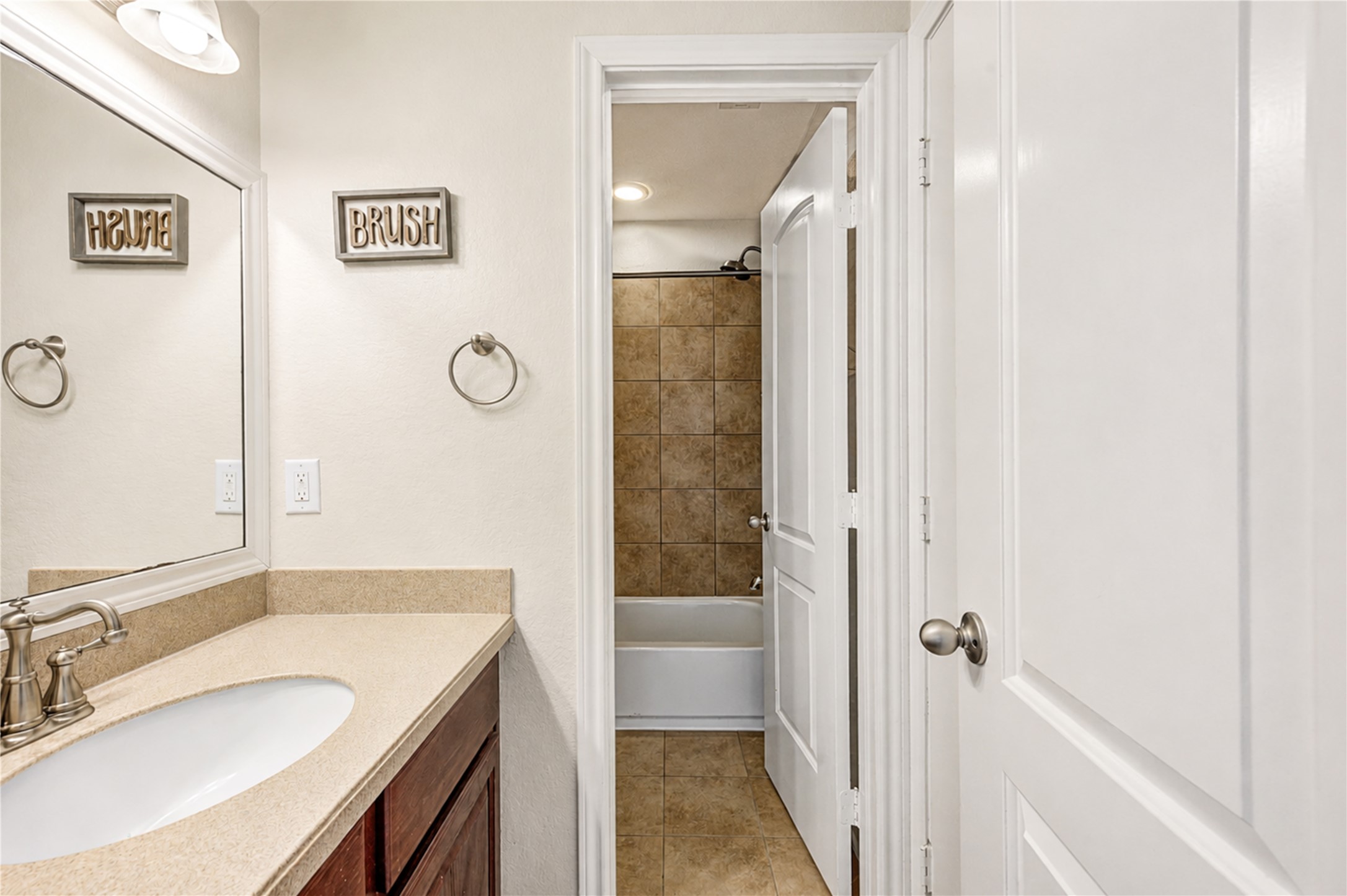 21065 Hereford Way Property Photo 44