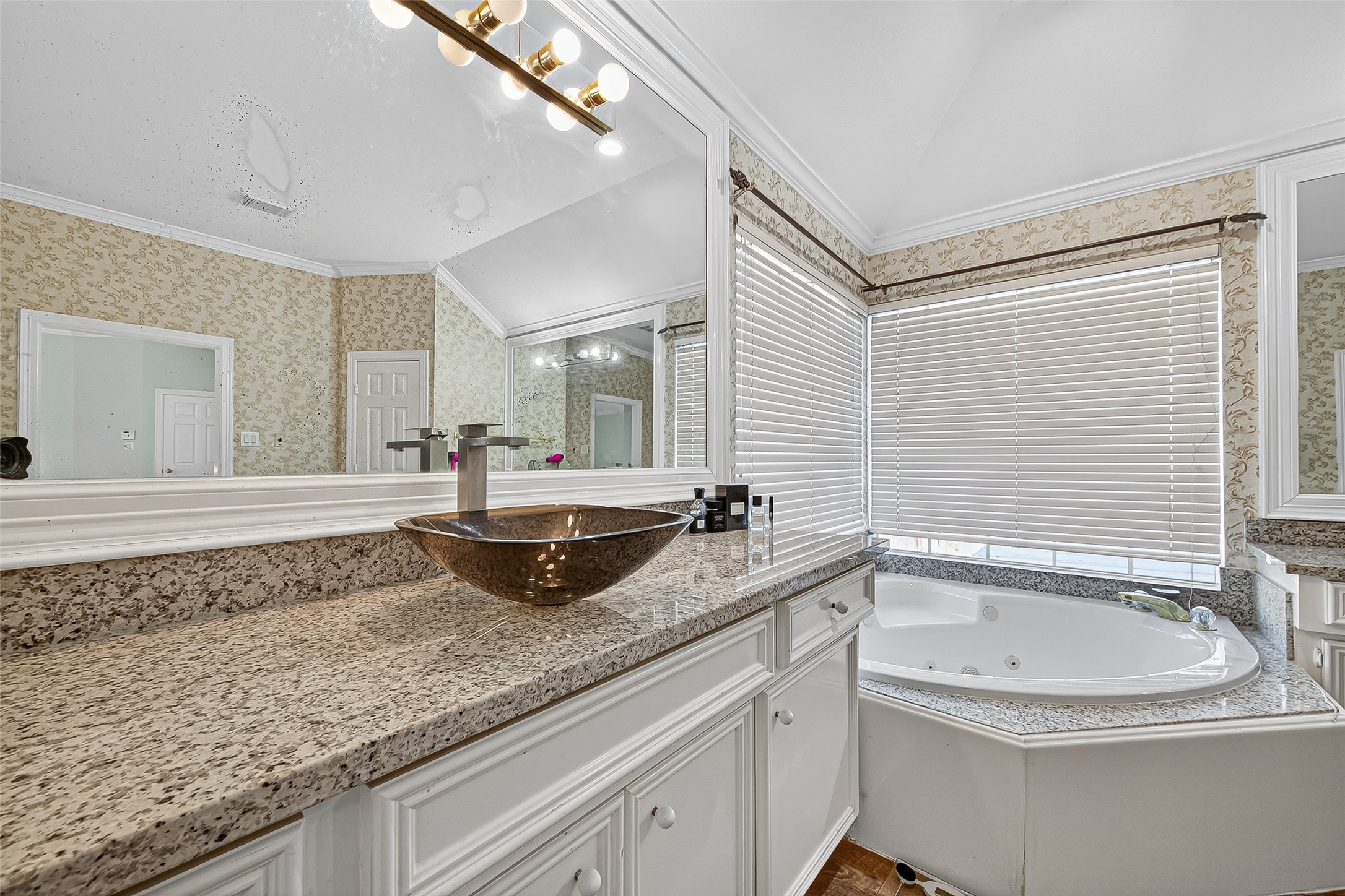 4206 Clearwater Court Property Photo 28