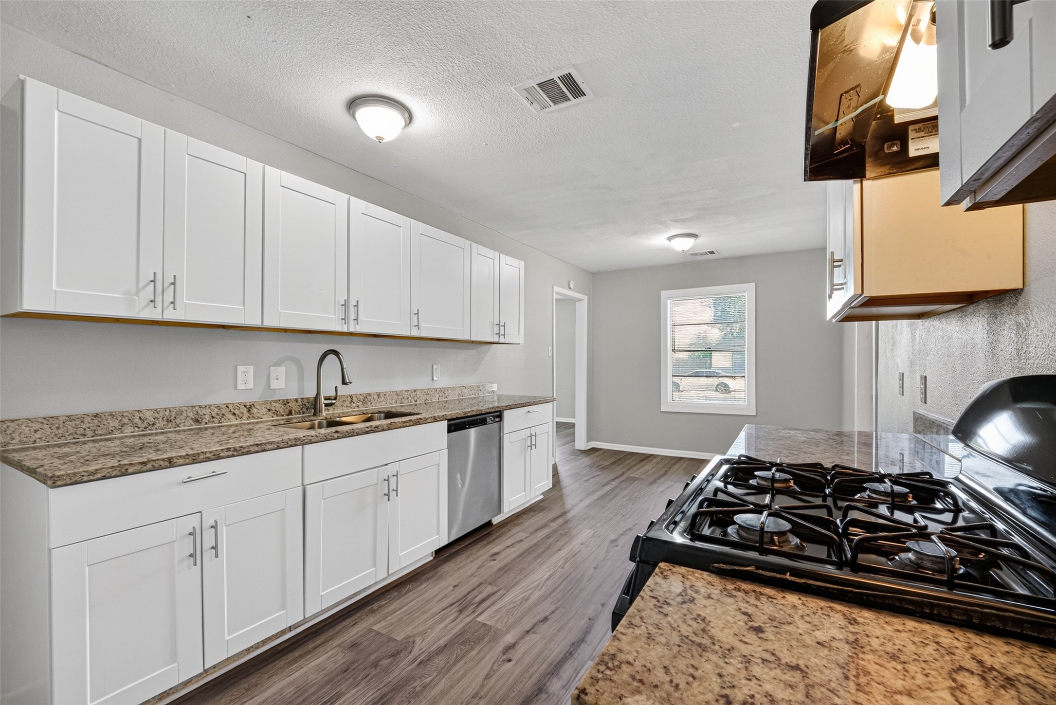 4909 Holloway Drive Property Photo 17