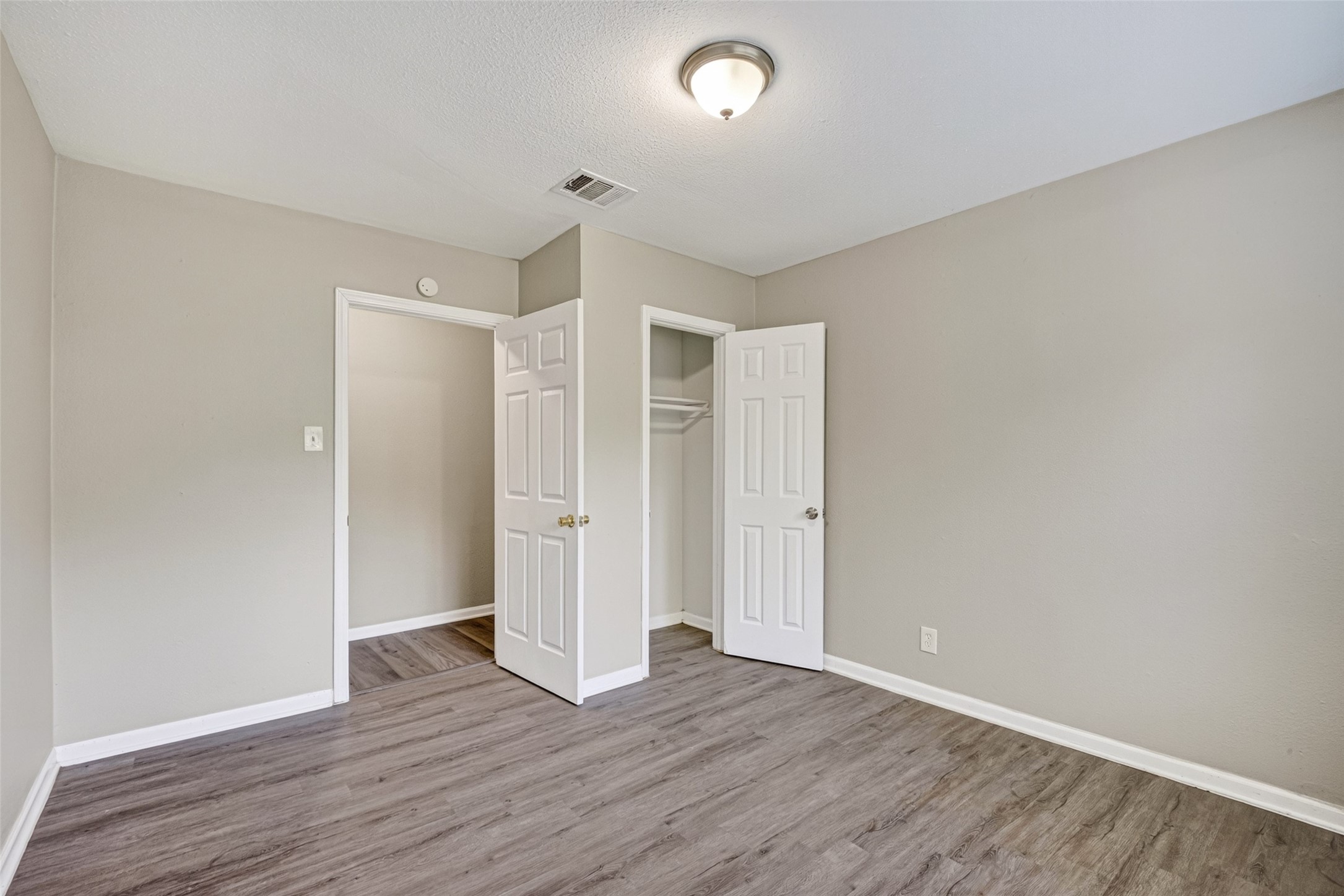 4909 Holloway Drive Property Photo 19