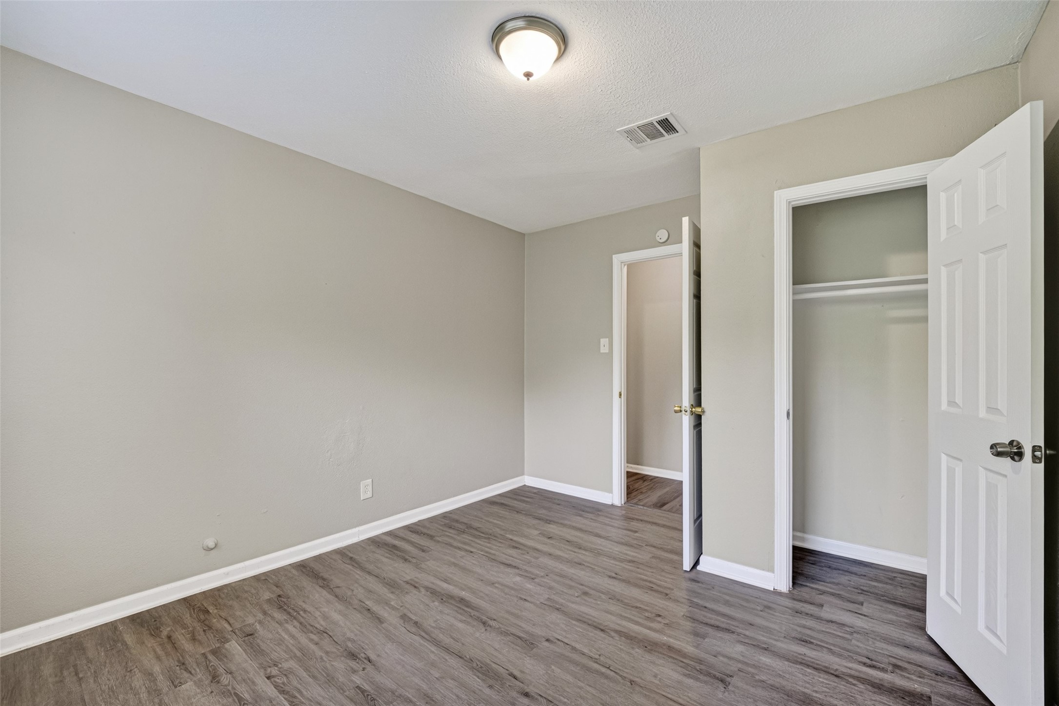 4909 Holloway Drive Property Photo 20