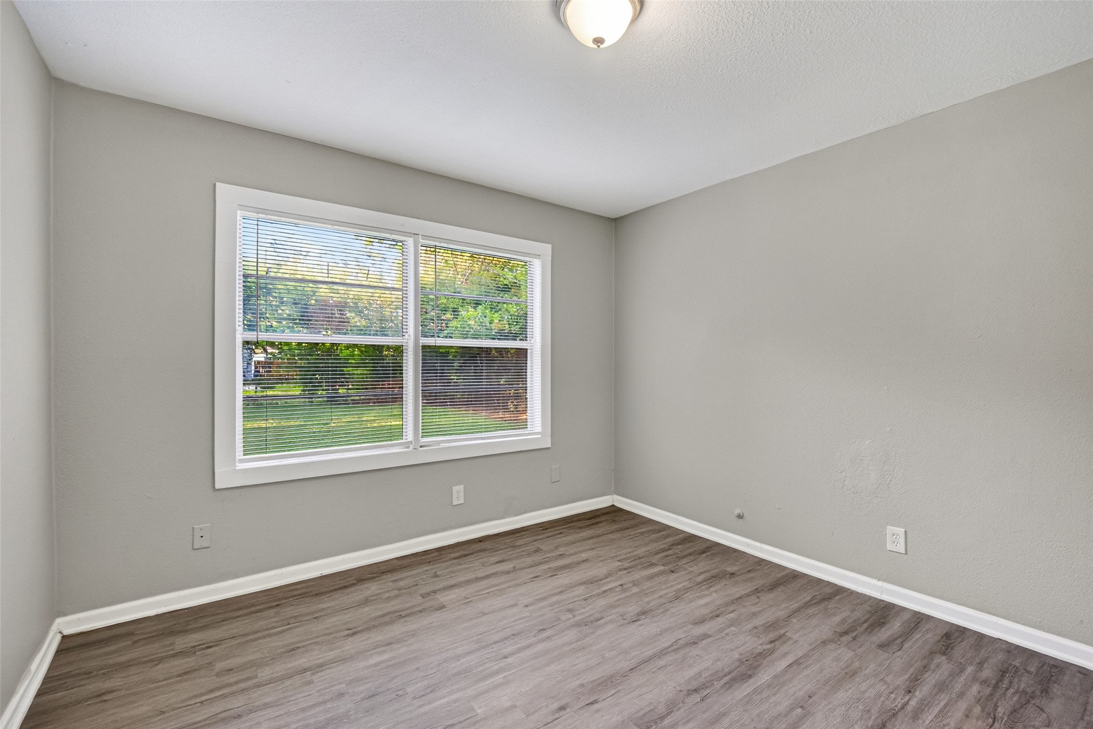 4909 Holloway Drive Property Photo 21