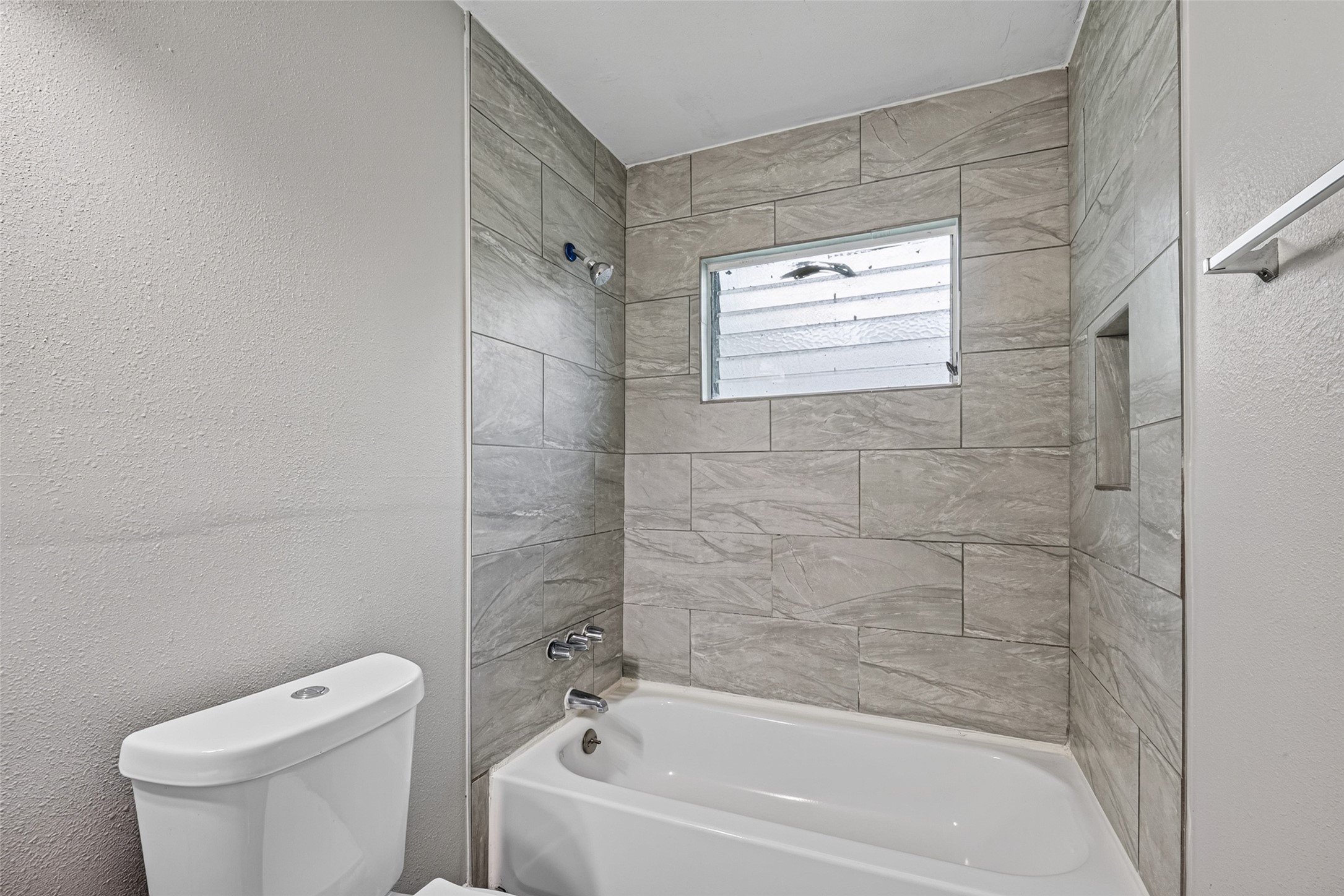 4909 Holloway Drive Property Photo 23
