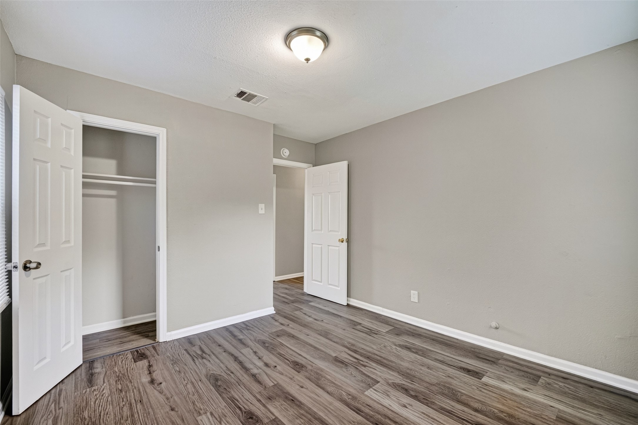 4909 Holloway Drive Property Photo 27