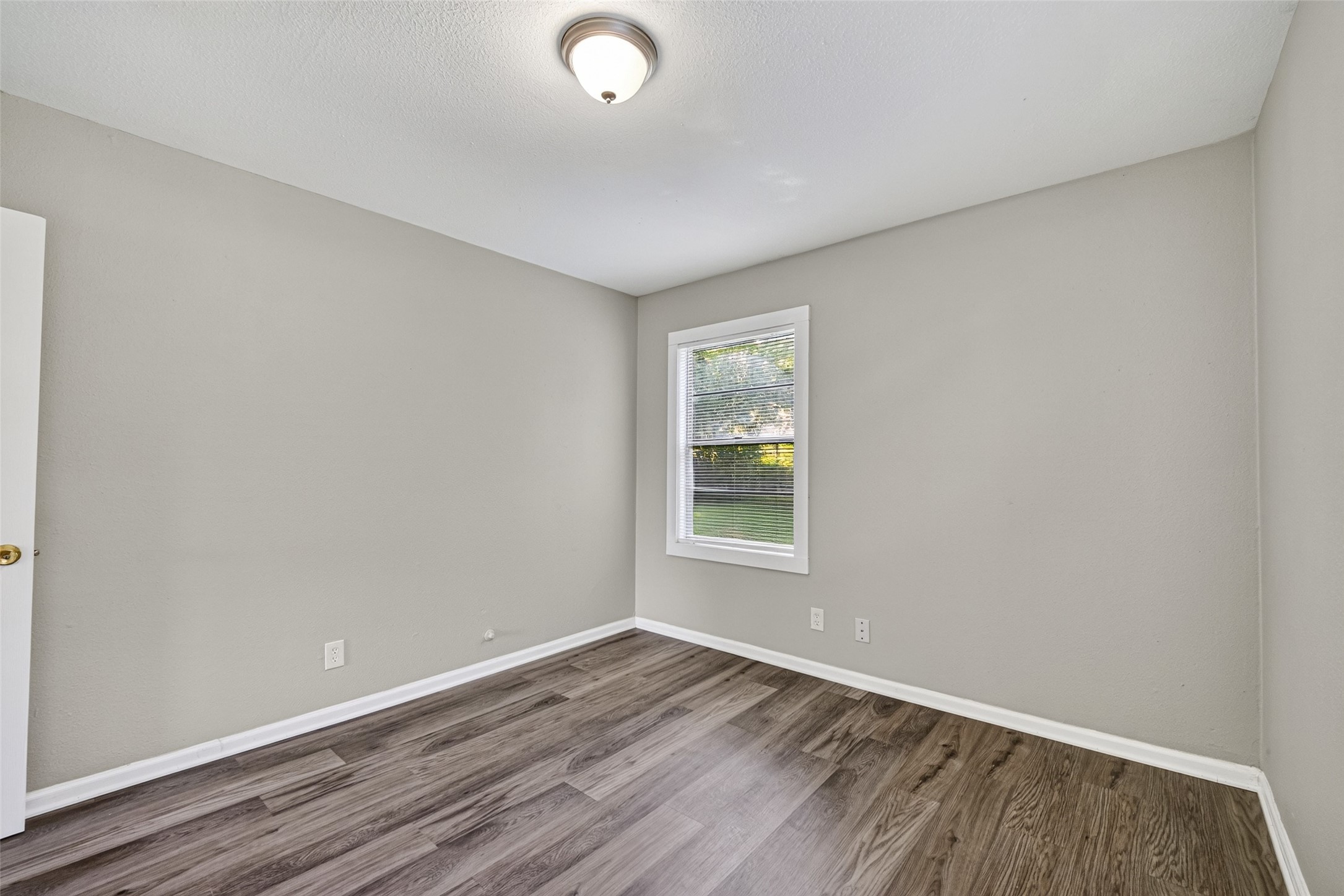 4909 Holloway Drive Property Photo 28